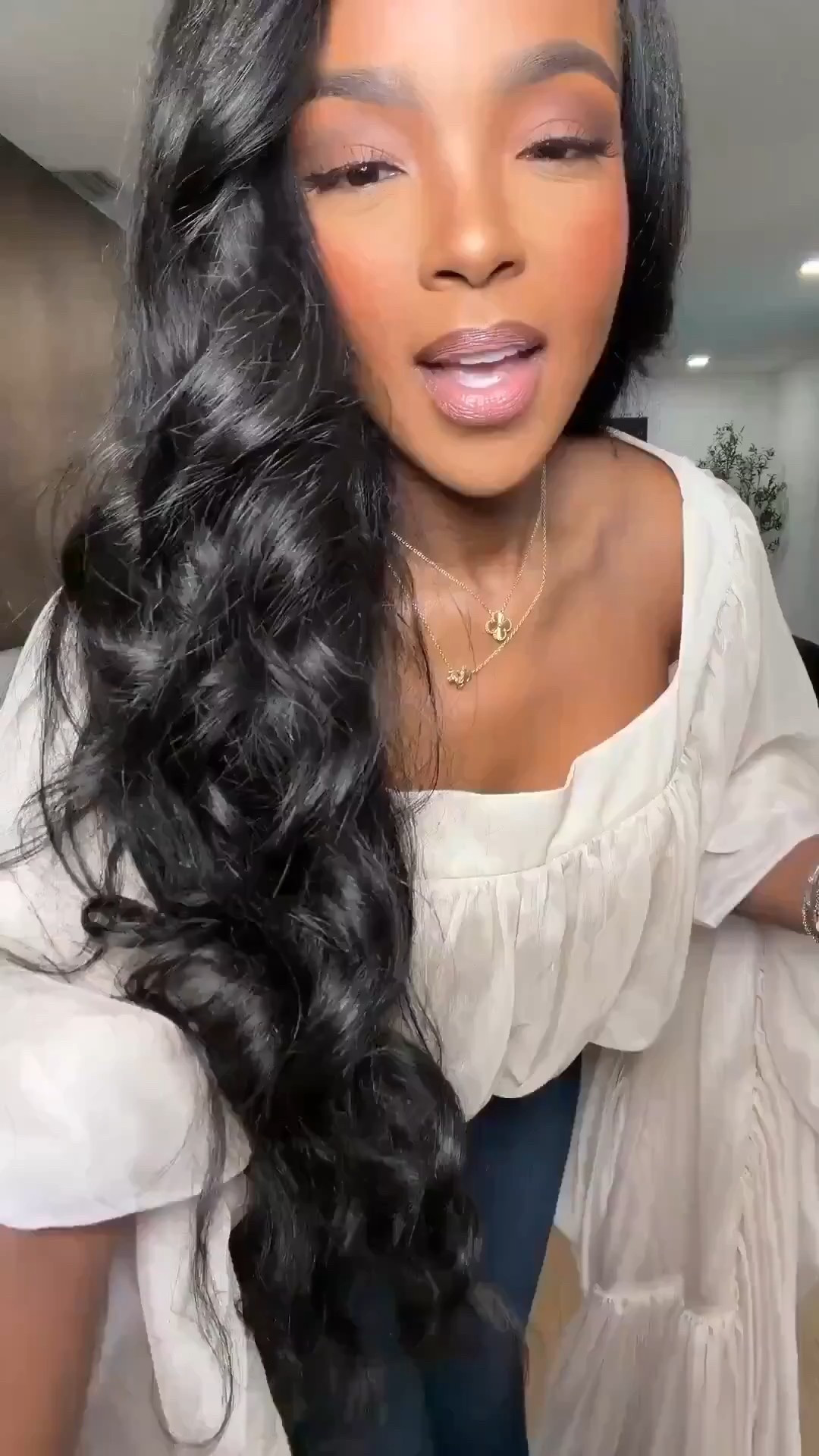 Amazon find that looks way more expensive than it is. This flowy, airy top is one of those pieces that instantly elevates denim and gives an effortless, feminine vibe. The drape and movement are unreal — flattering without trying too hard.

Amazon has this top in stock right now… run, ladies. This is one of those wardrobe staples you’ll reach for over and over, styled multiple ways so the cost per wear drops fast. A smart long-term shopping strategy piece.

Perfect for:
• Brunch dates  
• Casual dinners  
• Vacations  
• Girls’ night  
• Everyday elevated looks  

📏 Sizing:
Top: Size Small  
Jeans: Size 27 Long  

Think Amazon fashion find, flowy blouse, elevated casual outfit, flattering tops for women, versatile wardrobe staple, everyday chic style.

Shop instantly on the app.

Follow me on Instagram and YouTube @kirasfashionfinds 



#LTKootd #LTKPetite