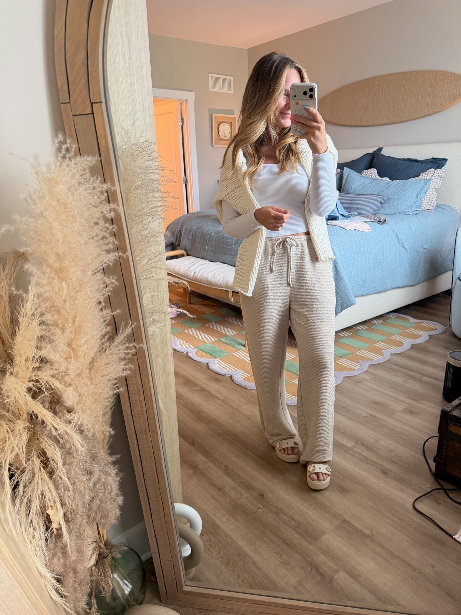 Soft girl summer but make it comfy ☁️✨
This knit set is giving elevated lounge, coffee run, beach town at sunset energy and I never want to take it off. The texture, the fit, the neutral tone… obsessed. 🤍 #LTKStyleTip #LTKFindsUnder50 #NeutralStyle #CoastalGrandma #ComfyChic #SummerStyle #AmazonFashion