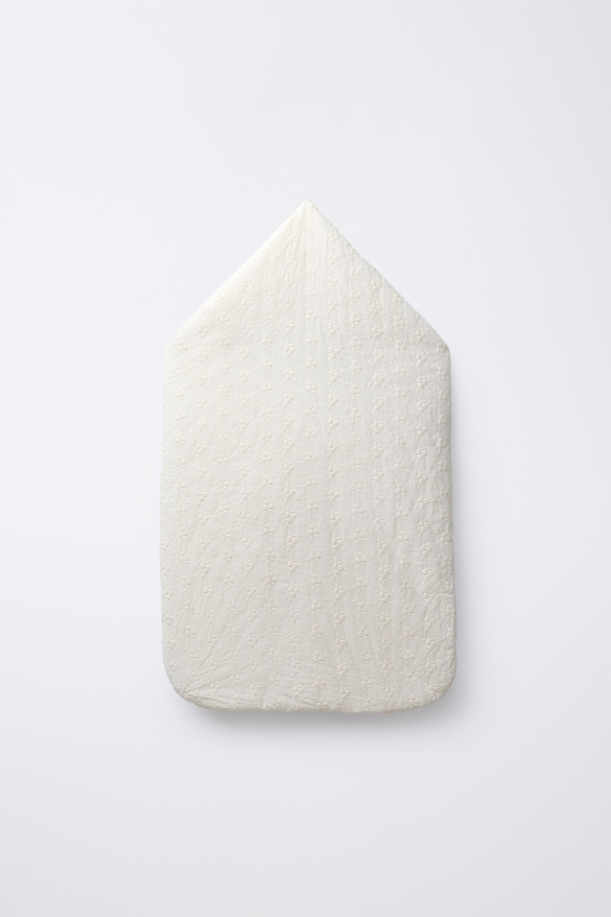 An enhanced experience.Check it out in the app.Open app | Zara Canada