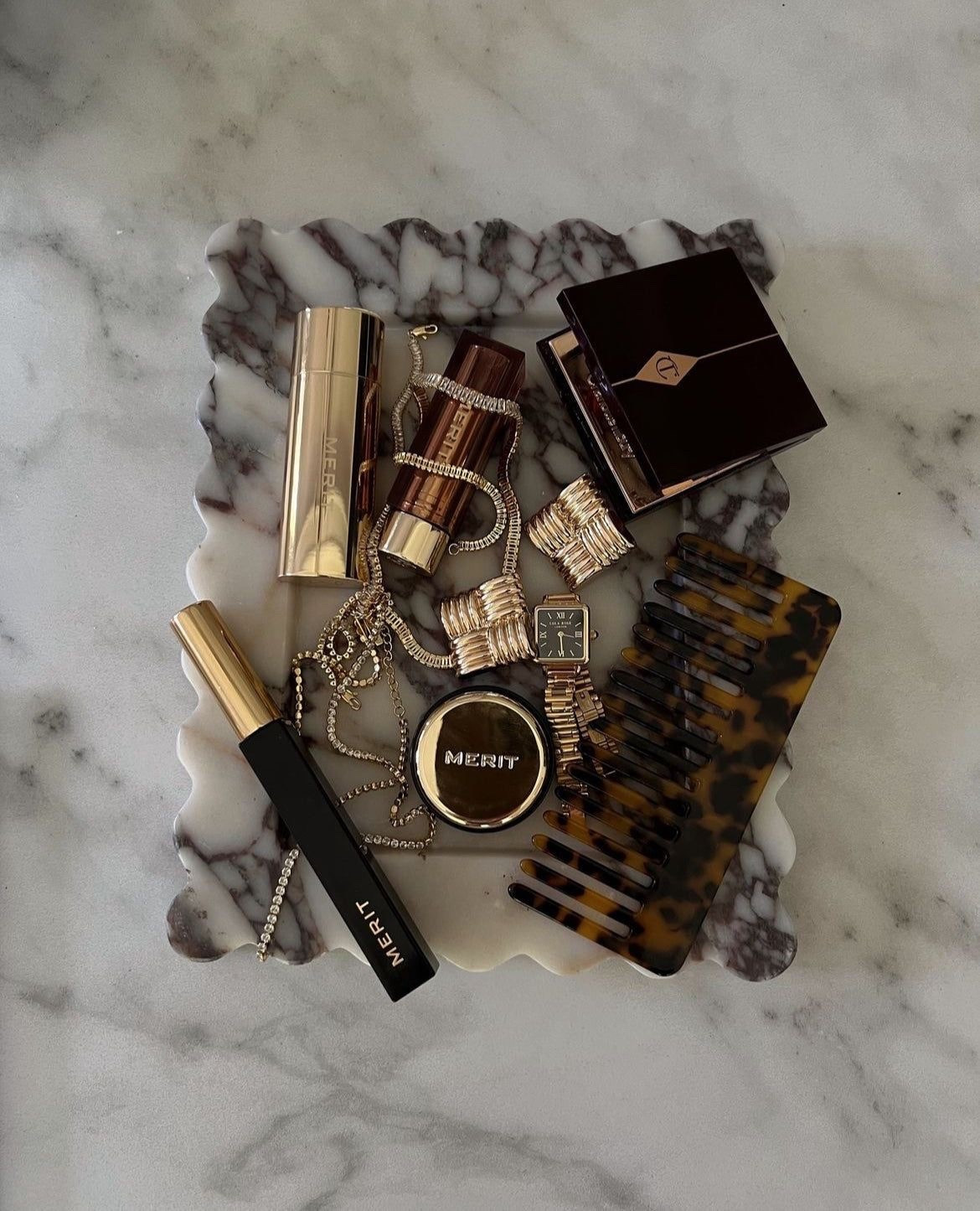 ✨ PRIME DAY LUXURY ✨ Why pay full price when you can snag the look for less today? 👀 From viral beauty to home must-haves, these Prime Day finds give you the designer vibe without the designer tag. 👜🏡 Shop now, save big, and treat yourself to the luxe life you deserve. #PrimeDayDeals #LuxuryForLess #PrimeDayFinds #DesignerLookForLess #AmazonPrimeDay

#LTKSeasonal #LTKBeauty #LTKHome