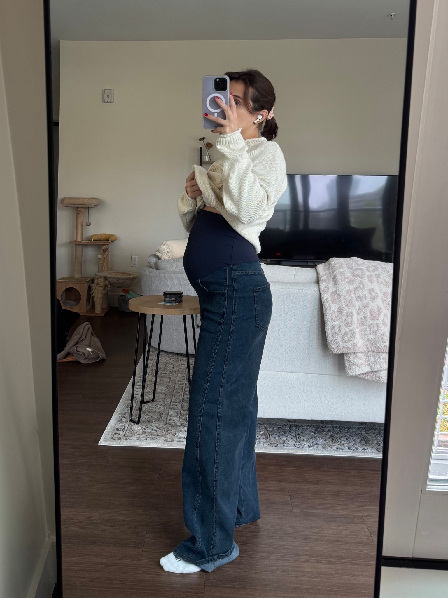 Amazon maternity jeans linked! Love the baggy fit ❤️

#LTKFindsUnder50 #LTKSeasonal #LTKActive