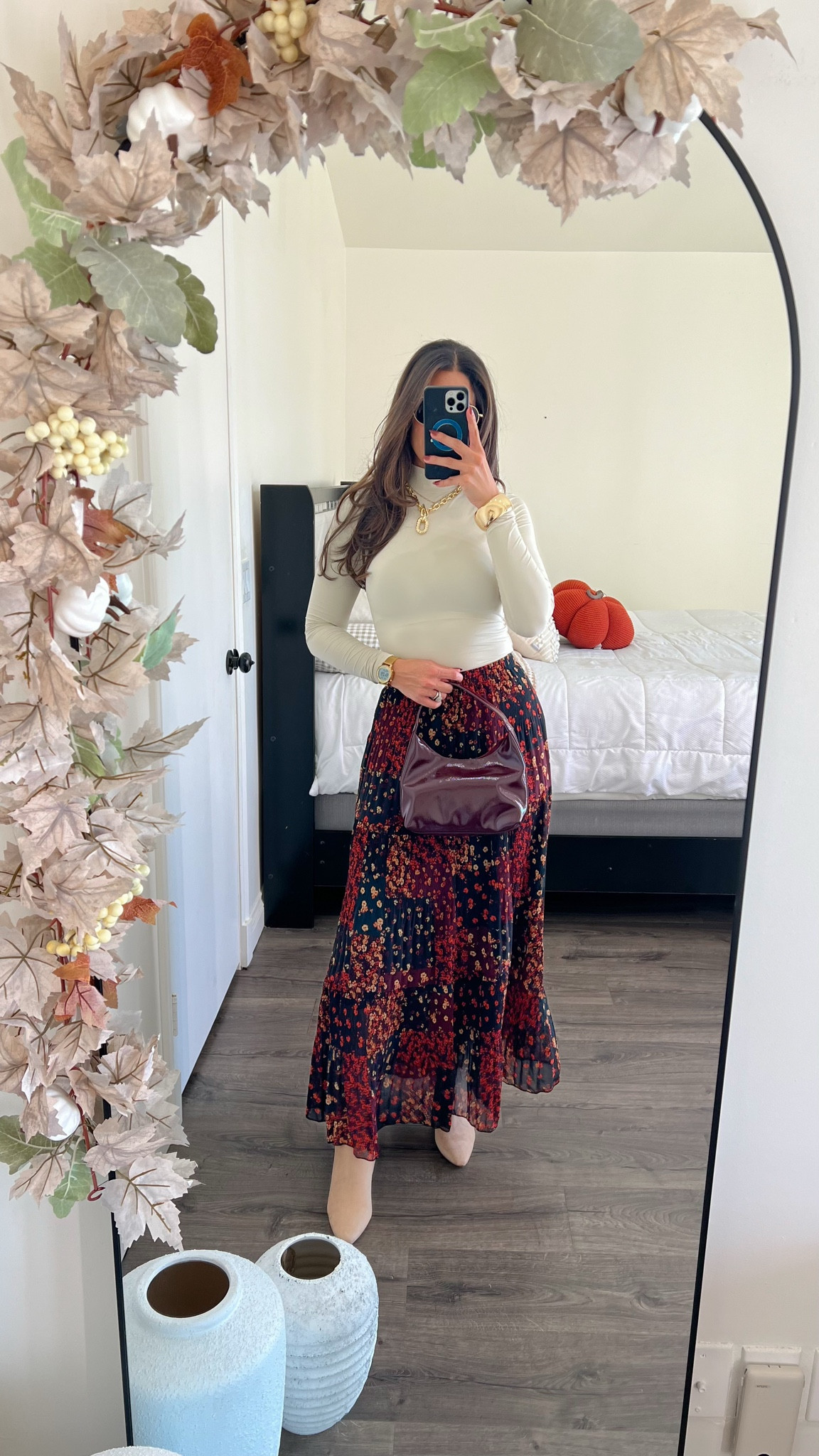 Casual chic Thanksgiving outfit idea with this maxi floral skirt and bodysuit that’s so soft. I’m obsessed with this look. You can also throw on a blazer over your shoulder.

#LTKFindsUnder50 #LTKStyleTip #LTKSeasonal