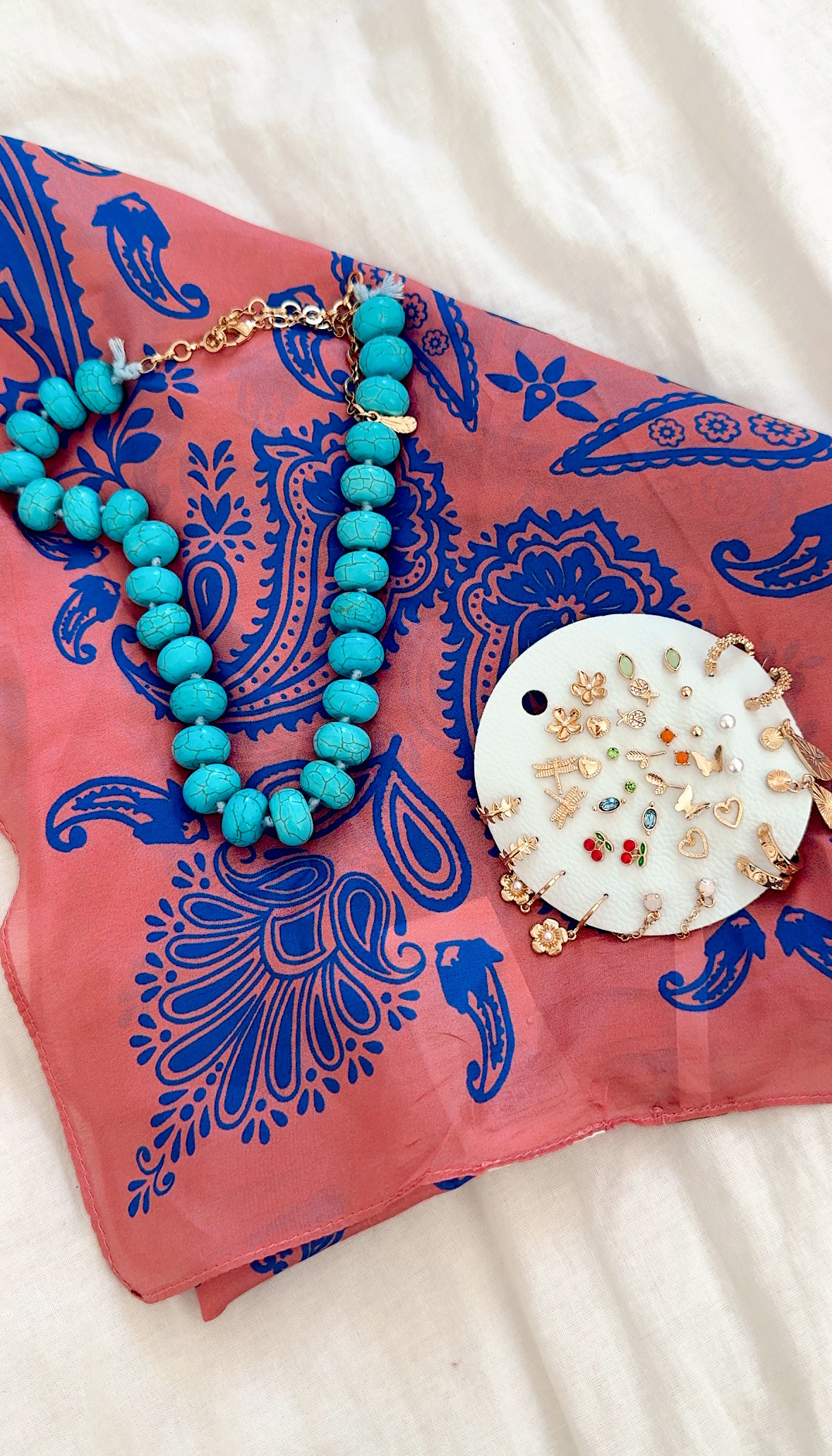 Free people accessories!!





Fashion, women, eclectic, boho, jewelry, necklace, earrings, paisley, bandana, scarf, shelli enright, stylenright 

 #LTKootd
