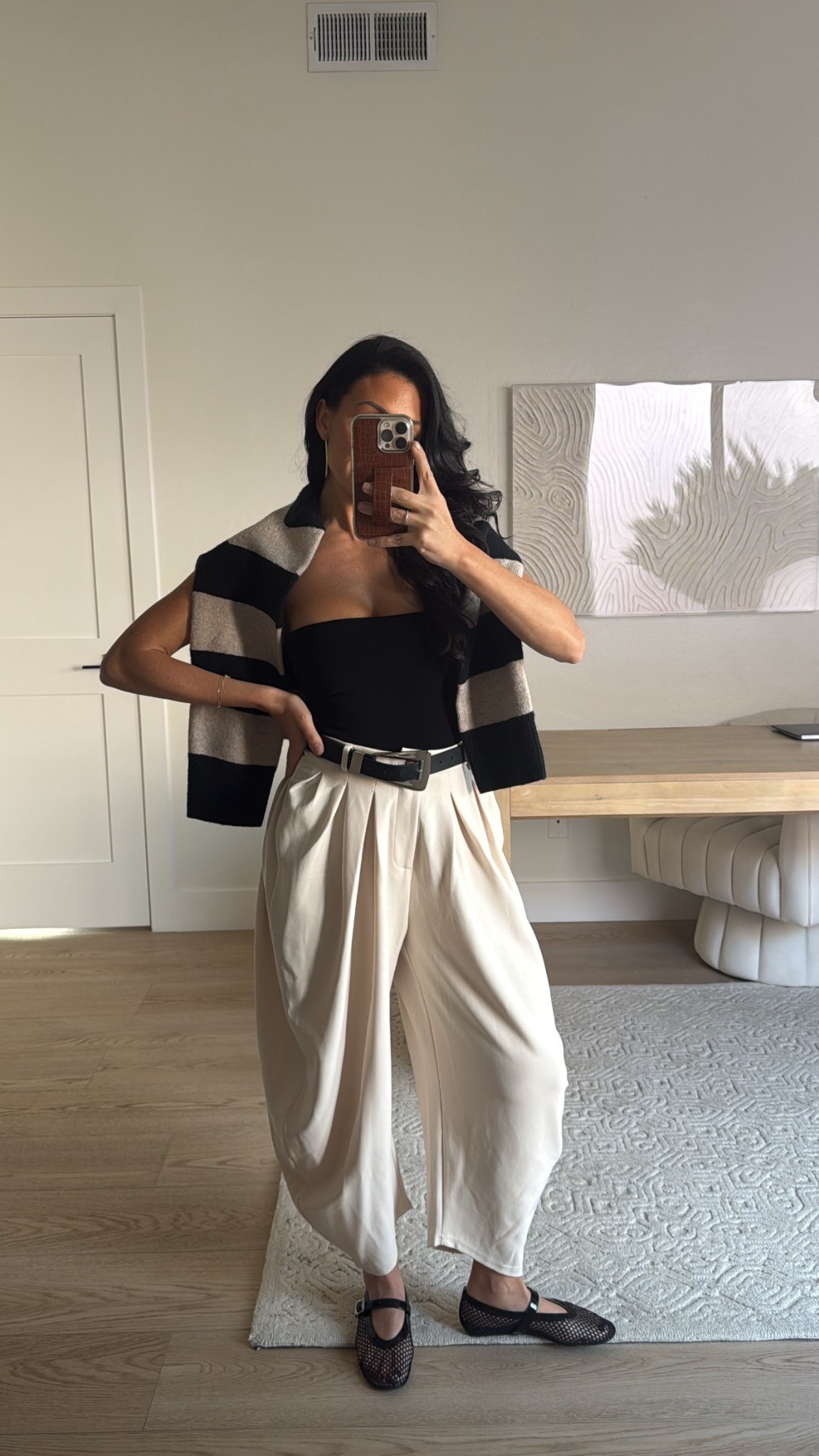 Amazon and Abercrombie outfit idea for Vegas // wearing size small in all pieces 
Abercrombie sweater
Tube bodysuit
Amazon pleated trousers 
Mesh flats 


#LTKootd #LTKgrwm #LTKSeasonal