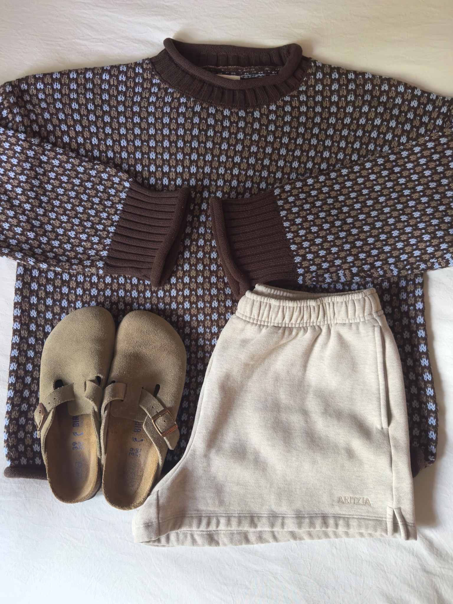 Rollneck sweater early fall outfit! 

#comfyoutfit #fallaesthetic #fallfashion #abercrombie #aritzia #cozy #outfitinspo #ootd

#LTKSaleAlert #LTKSeasonal #LTKootd