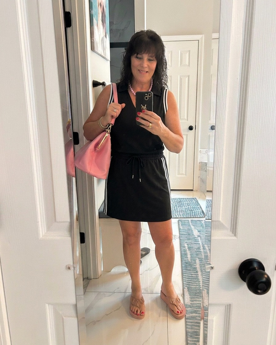 Two looks, one vibe – classy, comfy, and confident 💫
Slide 1 – Black and white is always a classic. That pop of pink with the bag makes it so fun 💕
Slide 2 – Loving this brown matching set too! So easy and the blue tote ties it together perfectly.
Which one do you like better, or do you wear both? #wearwhatyoulove #twooutfits #carousel #ootd #midlifeconfidence✨

#LTKTravel #LTKActive #LTKgrwm