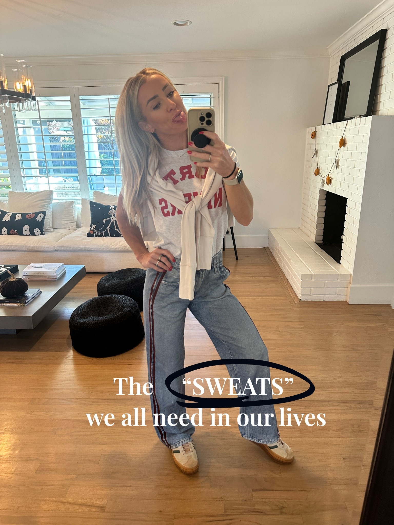 The Sunday “sweats” that no one will know are sweats!! 🤫 Rag & Bone has been sold out for months, grab while you can because these sweats that look like jeans are worth every penny! *Size DOWN*