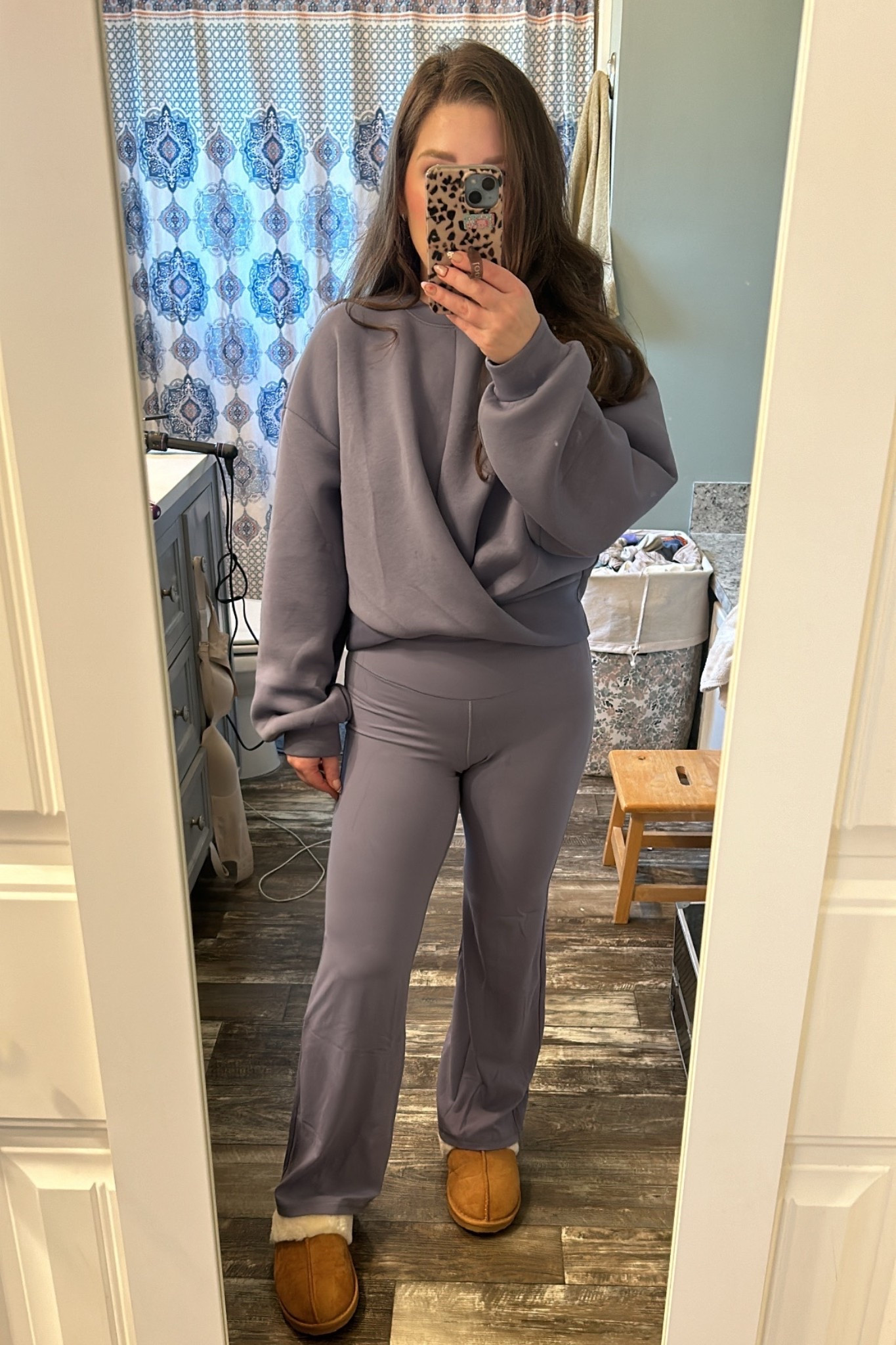 I’m wearing a size small in the sweatshirt, and a medium petite in the legging (I’m 5’1”) 

#LTKFindsUnder50 #LTKActive #LTKPetite