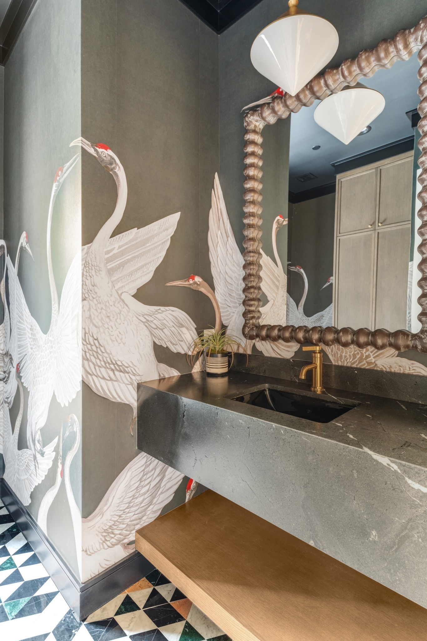 Boca Raton Pool Bath Selections 🦢

Wallpaper: Rebel Walls | Soaring Cranes, Black

Floor Tile: Tile Bar | Prism Rosa Pink Polised Marble Mosaic Tile


#LTKSwim #LTKHome #LTKU