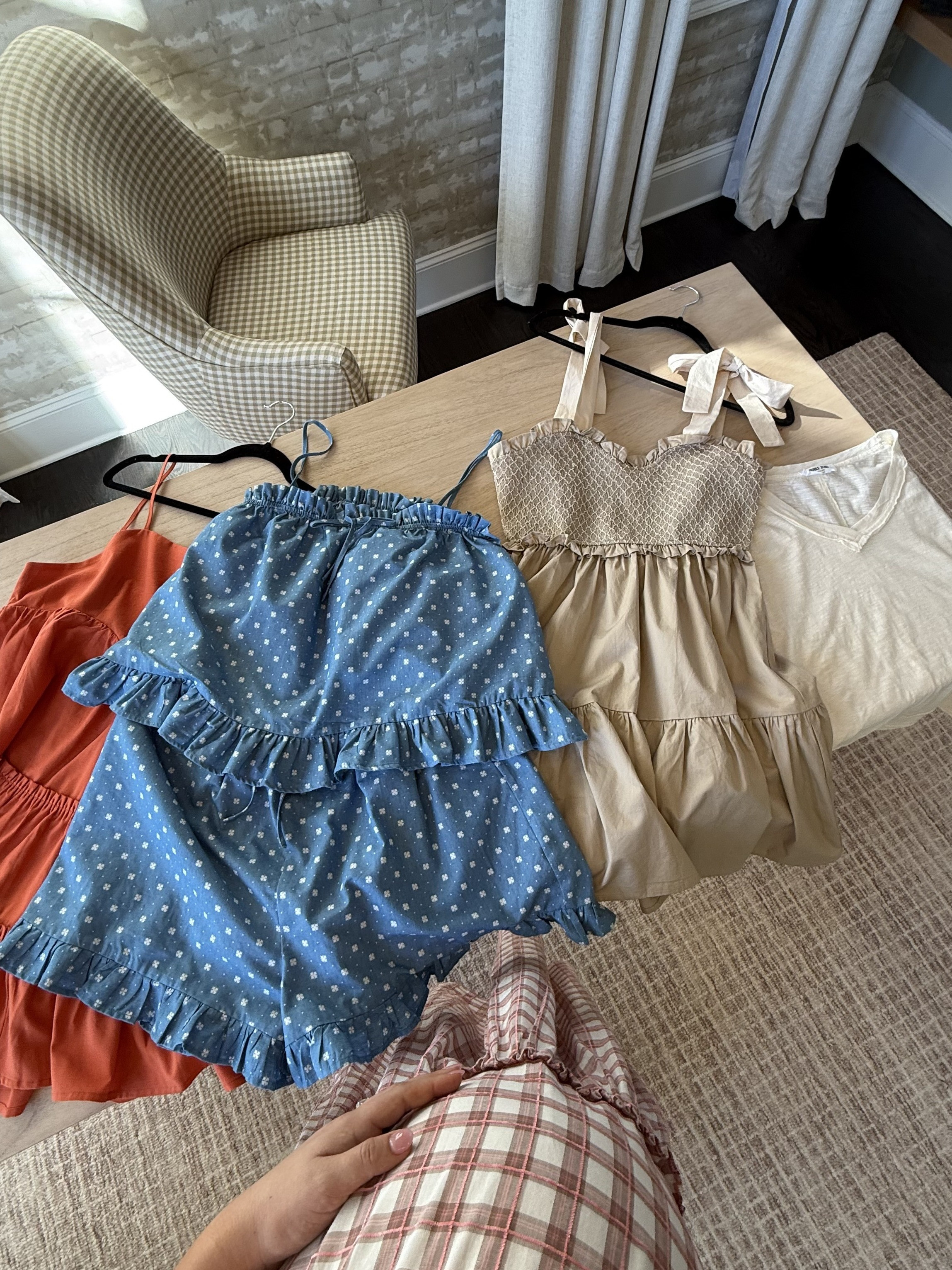 spring style refresh before Baby Hardy comes Earth side💞

pink lily, pink lily try on, romper, maternity friendly, dress, denim romper, casual style, girl mom, mom to be, Caleigh Hardy 

 

#LTKFindsUnder50 #LTKFindsUnder100 #LTKStyleTip