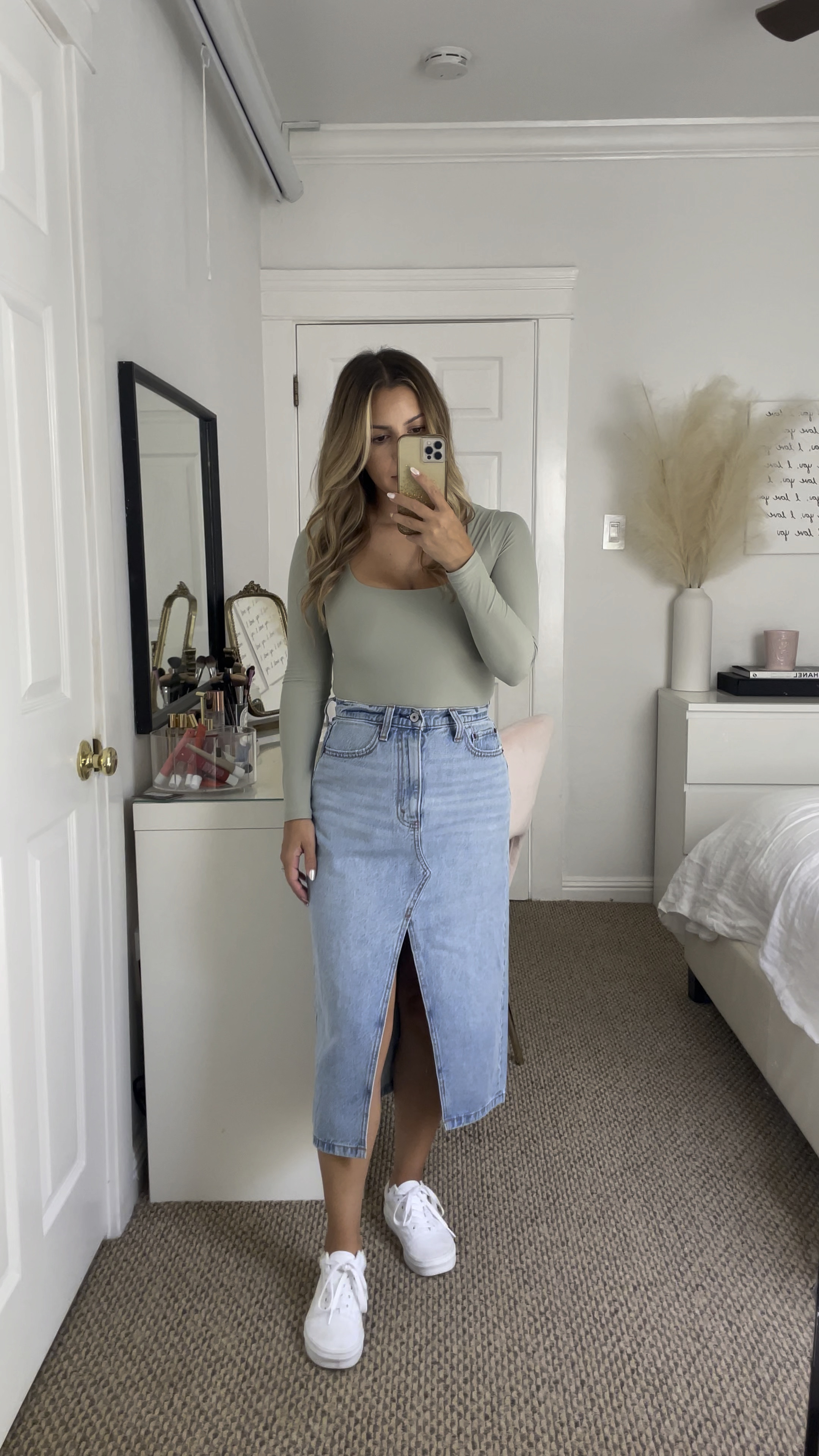 Abercrombie outfit on sale!
Obsessed with this denim midi skirt, and this bodysuit is soft and perfect for fall layering!

Bodysuit- small
Denim skirt- 25 petite (size down)

Petite, denim skirt, jeans, fall outfit, Abercrombie 


#LTKSeasonal #LTKSale #LTKstyletip