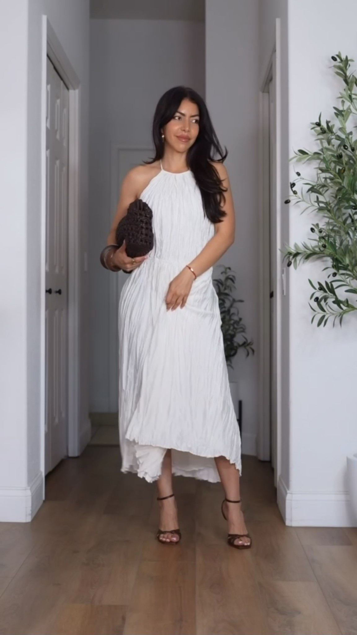 Summer dresses from Zara 🤍

Wearing a white halter maxi dress. It’s perfect to wear as a Summer vacation outfit or resort outfit. Linking more Zara outfits for Summer below!

Resort looks, summer vacation outfits, summer outfits, white dress, summer resortwear

#LTKSeasonal #LTKgrwm #LTKSaleAlert