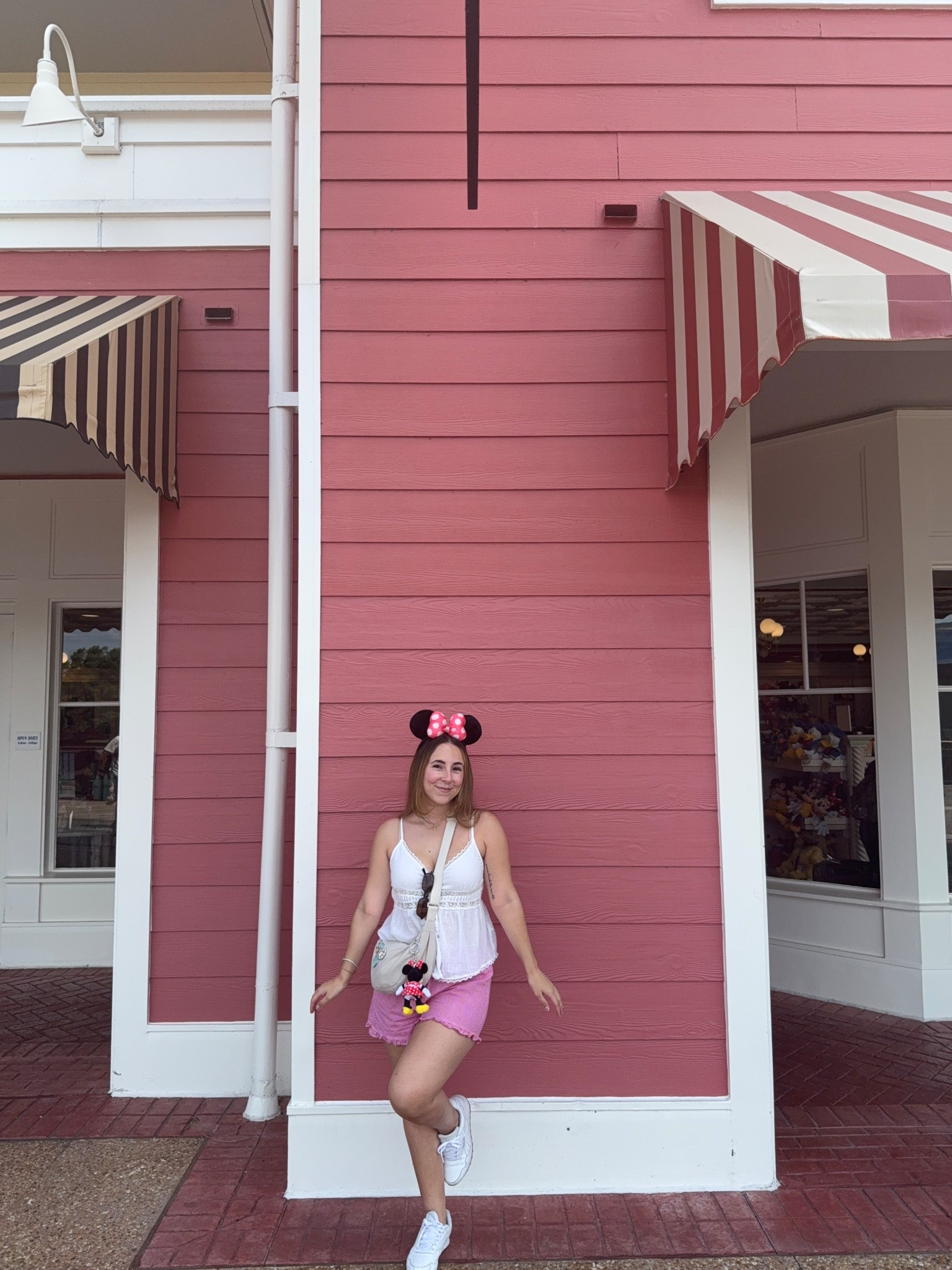 another Disney fit 🧚🏻‍♀️🤍 

top: S (Zara)
shorts: M 
shoes: 7.5

#LTKStyleTip