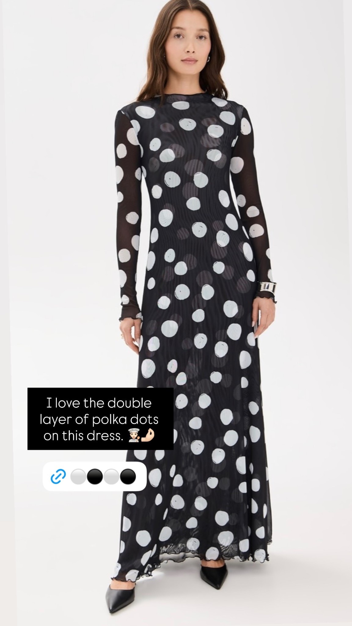 I love the double layer of polka dots on this dress. 👩🏻‍🍳🤌🏻