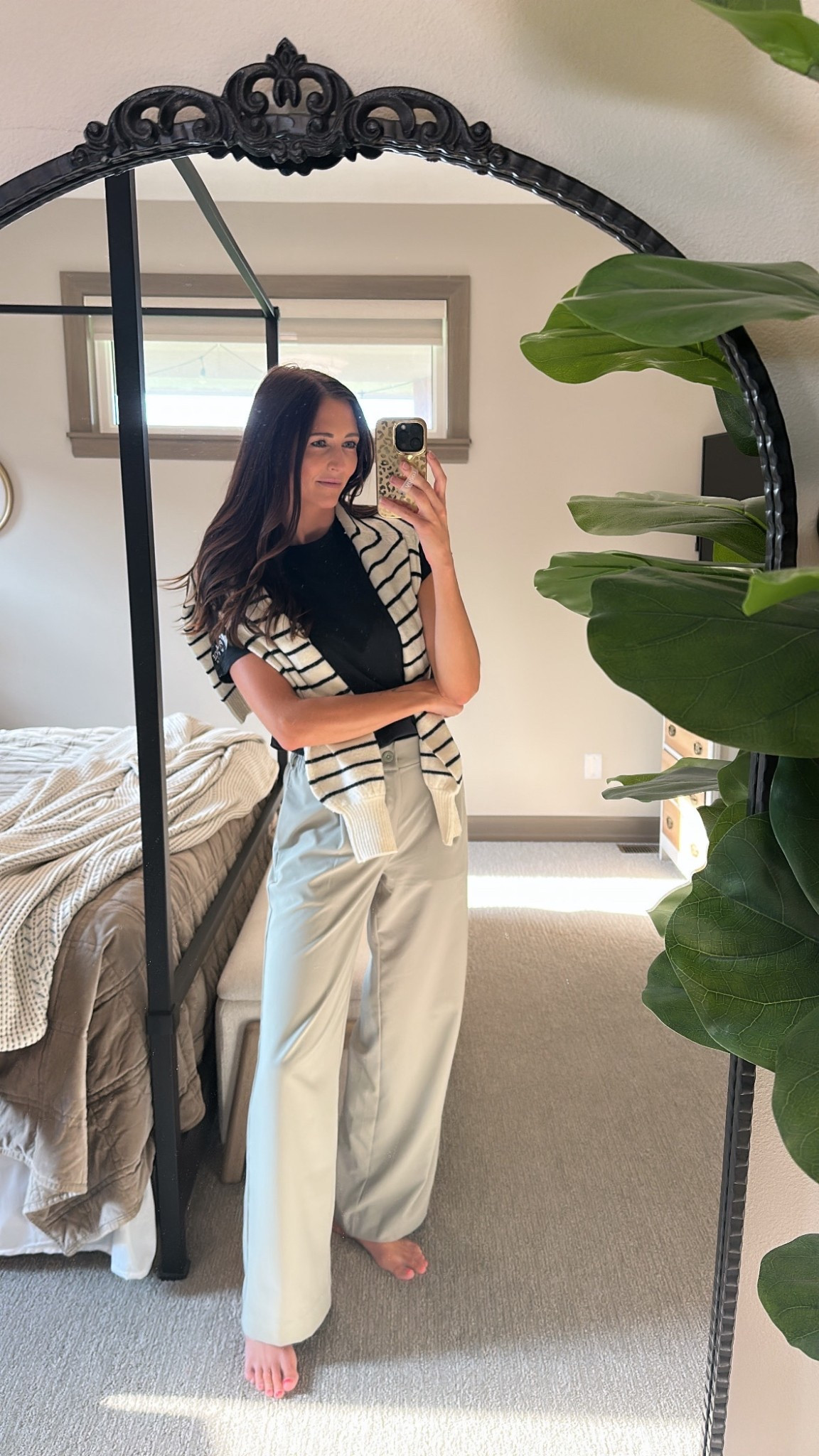 Lululemon tshirt
Beyond Yoga pants
Striped cardigan
Work and office outfit
