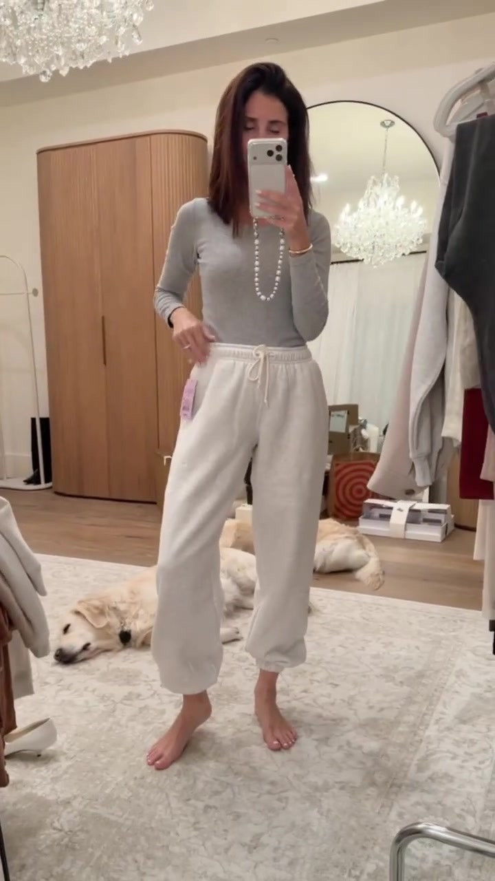 Just picked up this super cozy matching set! I’m just shy of 5-7” wearing the size small joggers and small sweatshirt #stylinbyaylin #aylin @Target 

#LTKgrwm #LTKOver40 #LTKootd