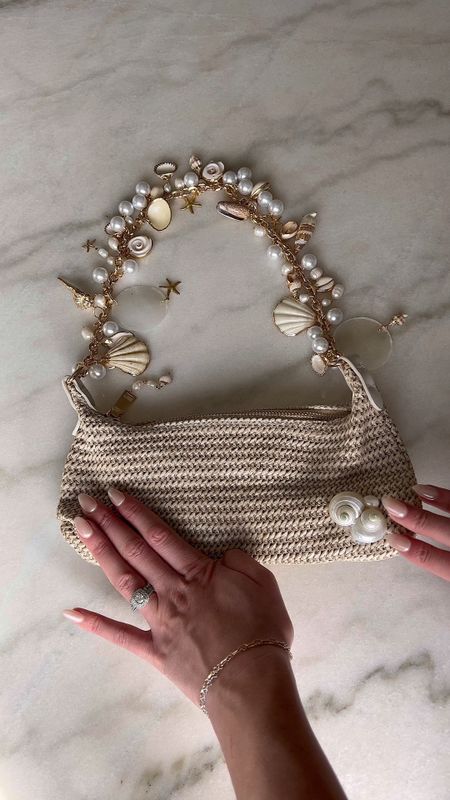Shell purse, Amazon bag, DIY 

#LTKfindsunder100 #LTKVideo #LTKitbag