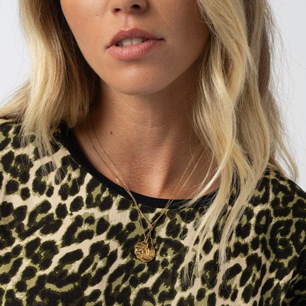 Turn Up Contrast Tee - Green Leopard | Saint + Sofia
