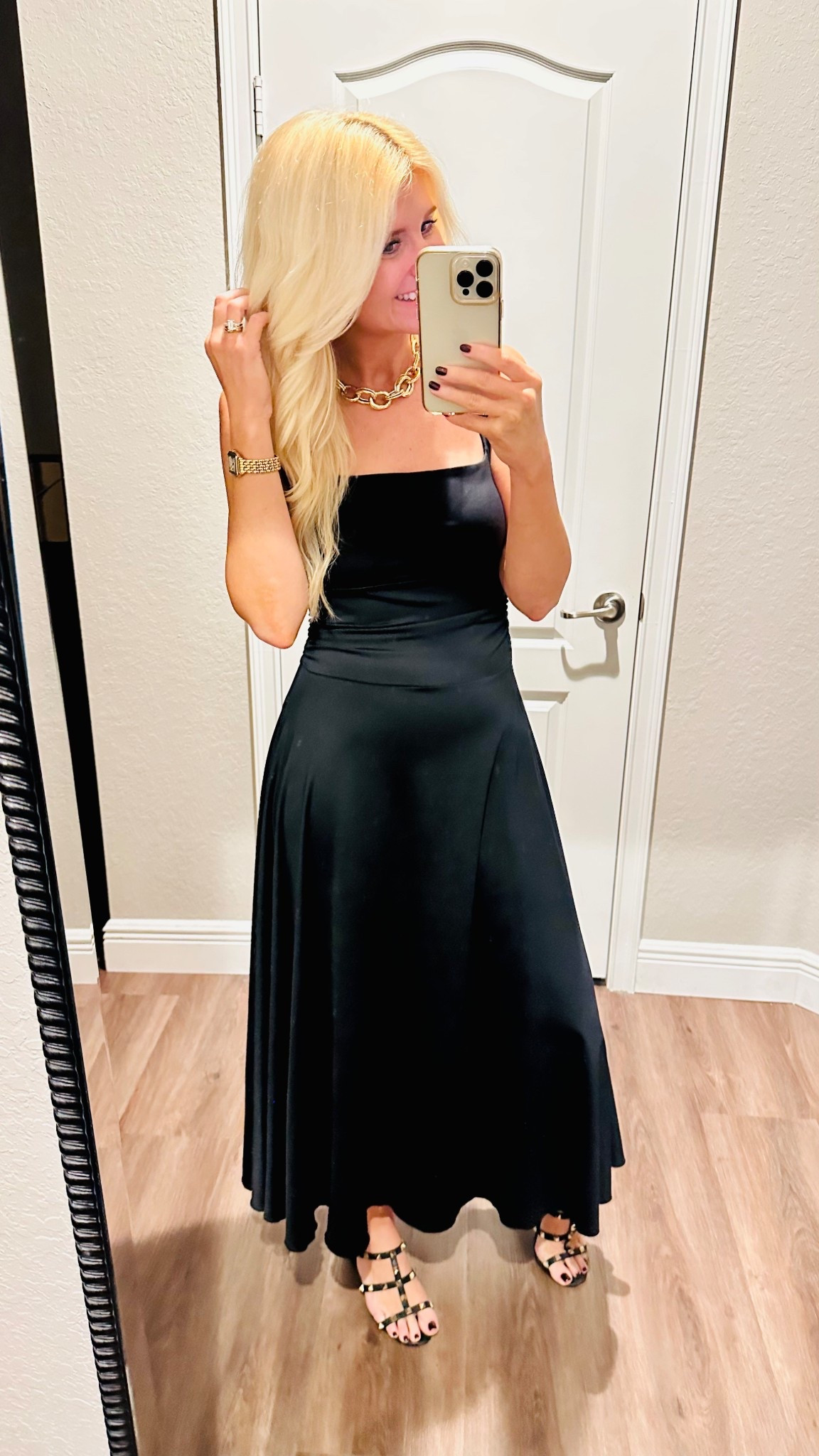 OOTD this dress feels like workout wear, so comfortable and classic 🖤

#LTKHoliday #LTKFindsUnder100 #LTKootd