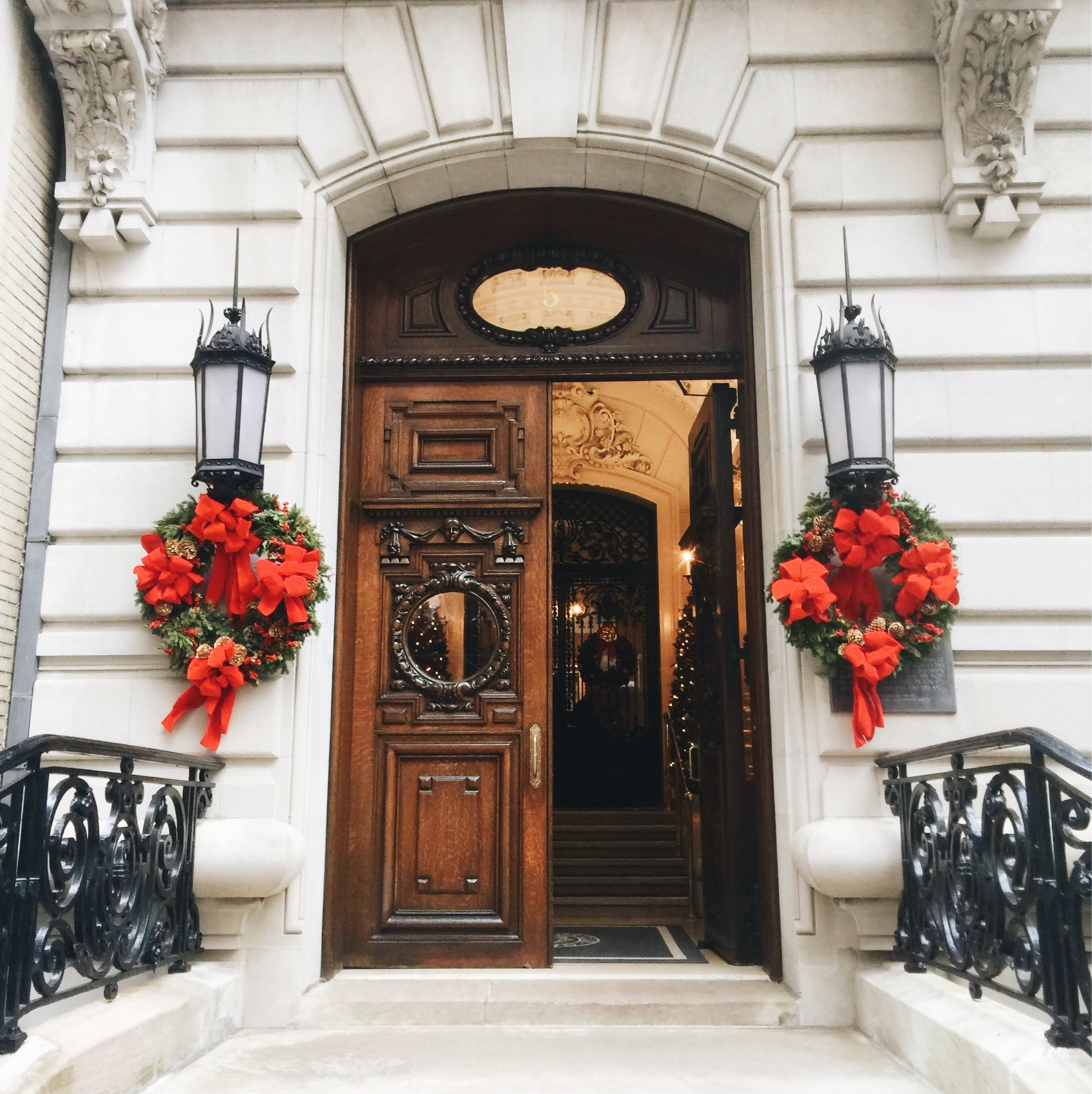 It’s Christmastime in the city...

#LTKSeasonal #LTKHoliday #LTKfindsunder100