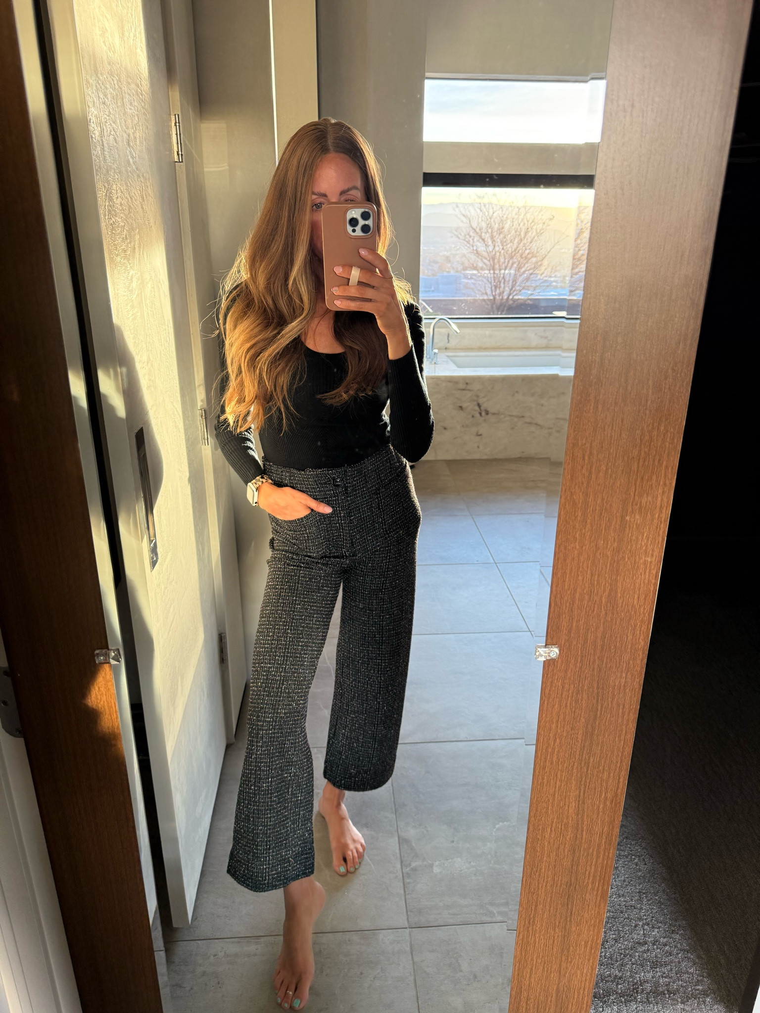 Todays outfit!! Pants run a little big, I’m wearing a 25 but usually a 26! They’re stretchy and comfortable! 