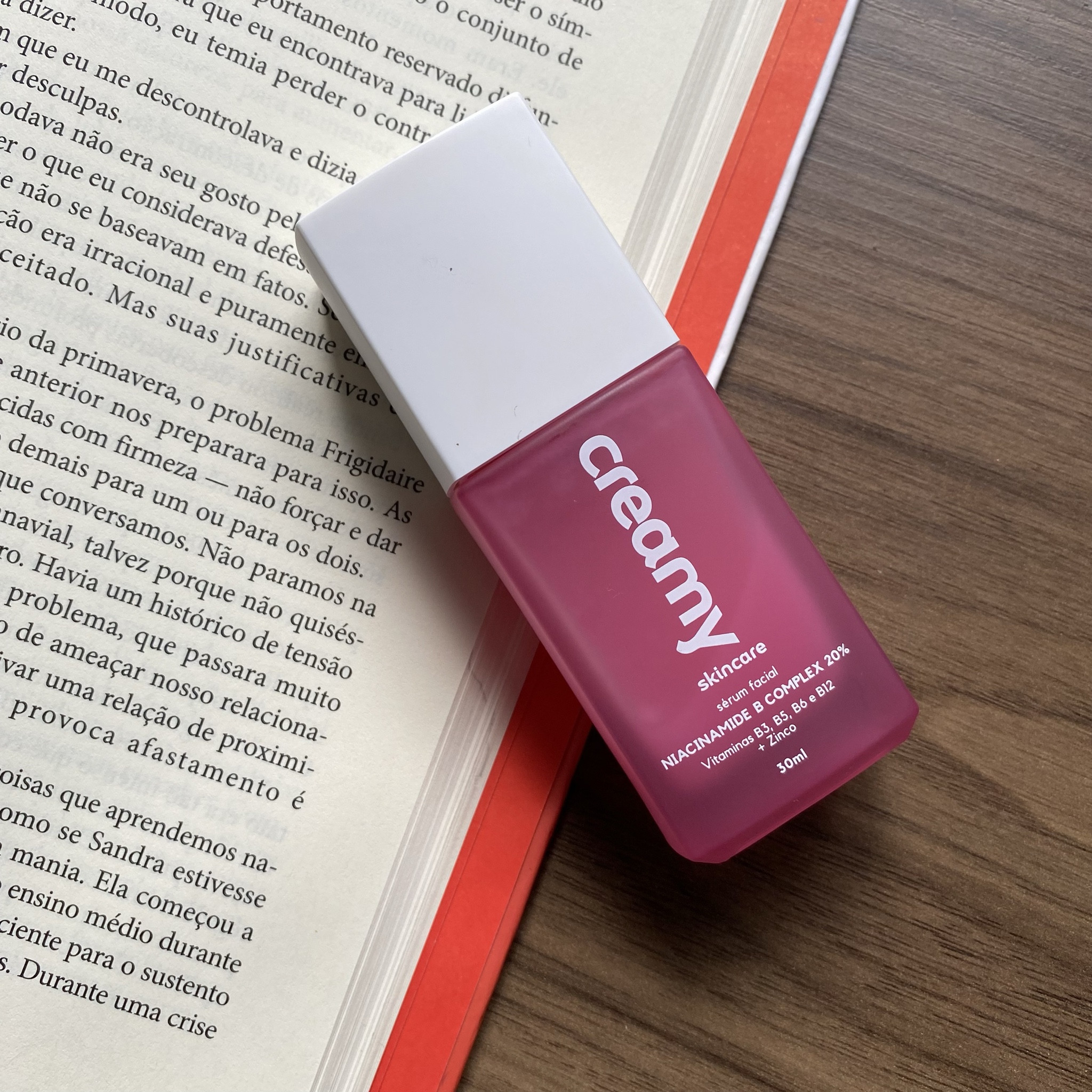 🌸 Primeiras impressões da Niacinamida da Creamy 🌸

😍 Faz pouco mais de duas semanas que estou usando esse produtinho e quero compartilhar com vocês minhas impressões sobre a Niacinamida da Creamy!

✨ O primeiro ponto refere-se a textura, é uma delícia, super levinha! Não deixa a pele grudenta, é ótima para todo tipo de pele. 💦

✨ Outro ponto que tenho notado e amado, é a ausência de pele oleosa, a niacinamida ajuda a controlar a oleosidade, reduzindo os poros e dando um brilho natural. 🌿

🌺 Tenho notado ainda que minha pele está mais iluminada e viçosa, bem bonita mesmo.

De primeiras impressões está aprovadíssima, vou contando detalhes dessa jornada para vocês!!!

#LTKbeauty #LTKbrasil