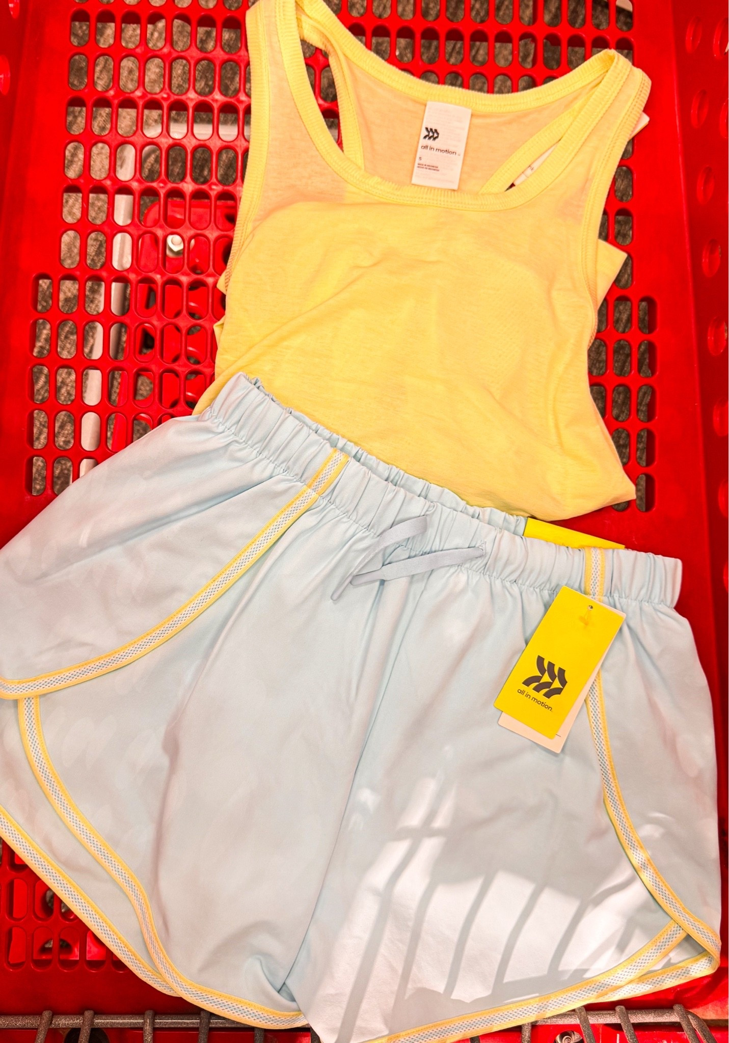 If you’re looking for a cute athletic outfit I’m loving these like Carolina blue with the accent of the neon yellow and then the top is like a mesh top so it’s super breathable so perfect for those hot summer

#LTKgrwm #LTKmomlife #LTKdayinmylife