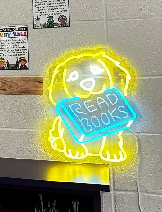 led “read books” golden retriever sign 🦮📘💡

#LTKFamily #LTKHome