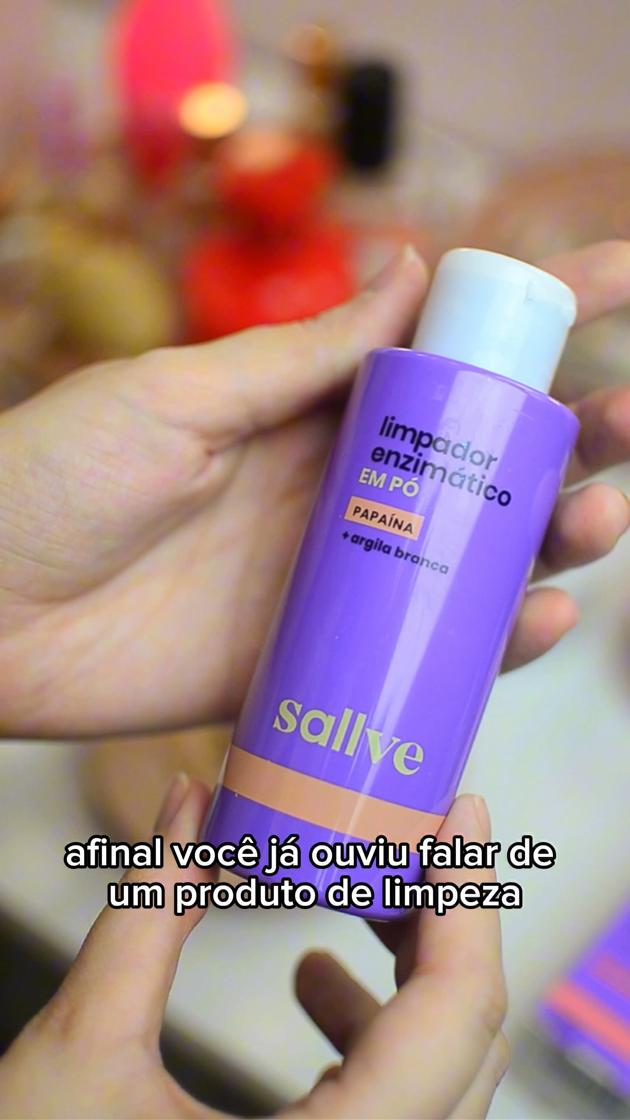 Precisamos falar da potência que é esse limpador enzimático em pó da Sallve que é simplesmente perfeito para uma rotina de limpeza mais profunda da pele 😮‍💨🤤🤌
.
Possui Papaína e argila branca, limpa profundamente a pele sem agredir, promovendo uma renovação total da pele e esfoliação enzimática. 
.
Reduz cravos e desobstruí os poros da pele, controla a oleosidade e uniformiza a textura, deixando a pele bem macia 🥰

.
#limpadorenzimático #limpadorenzimaticoempo #sallve 
.


#LTKbrasil #LTKbeauty #LTKVideo