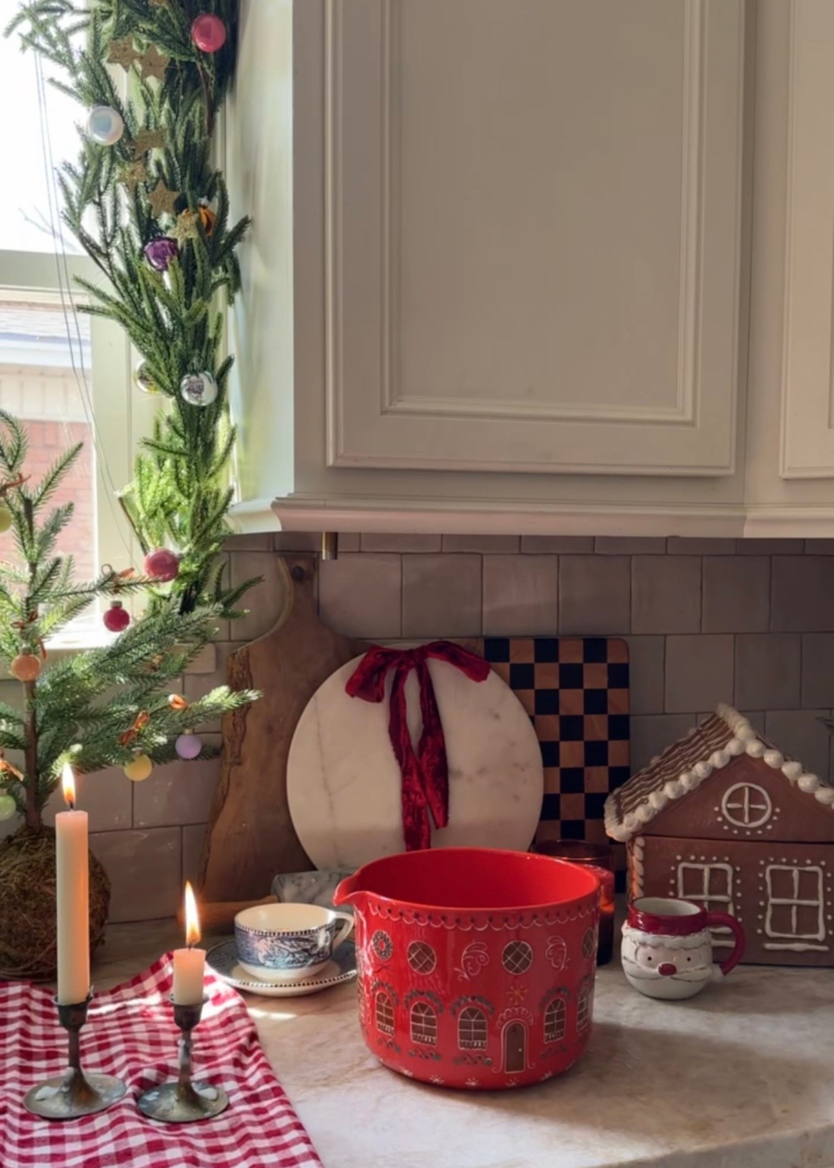 Holiday decor 

#LTKSeasonal