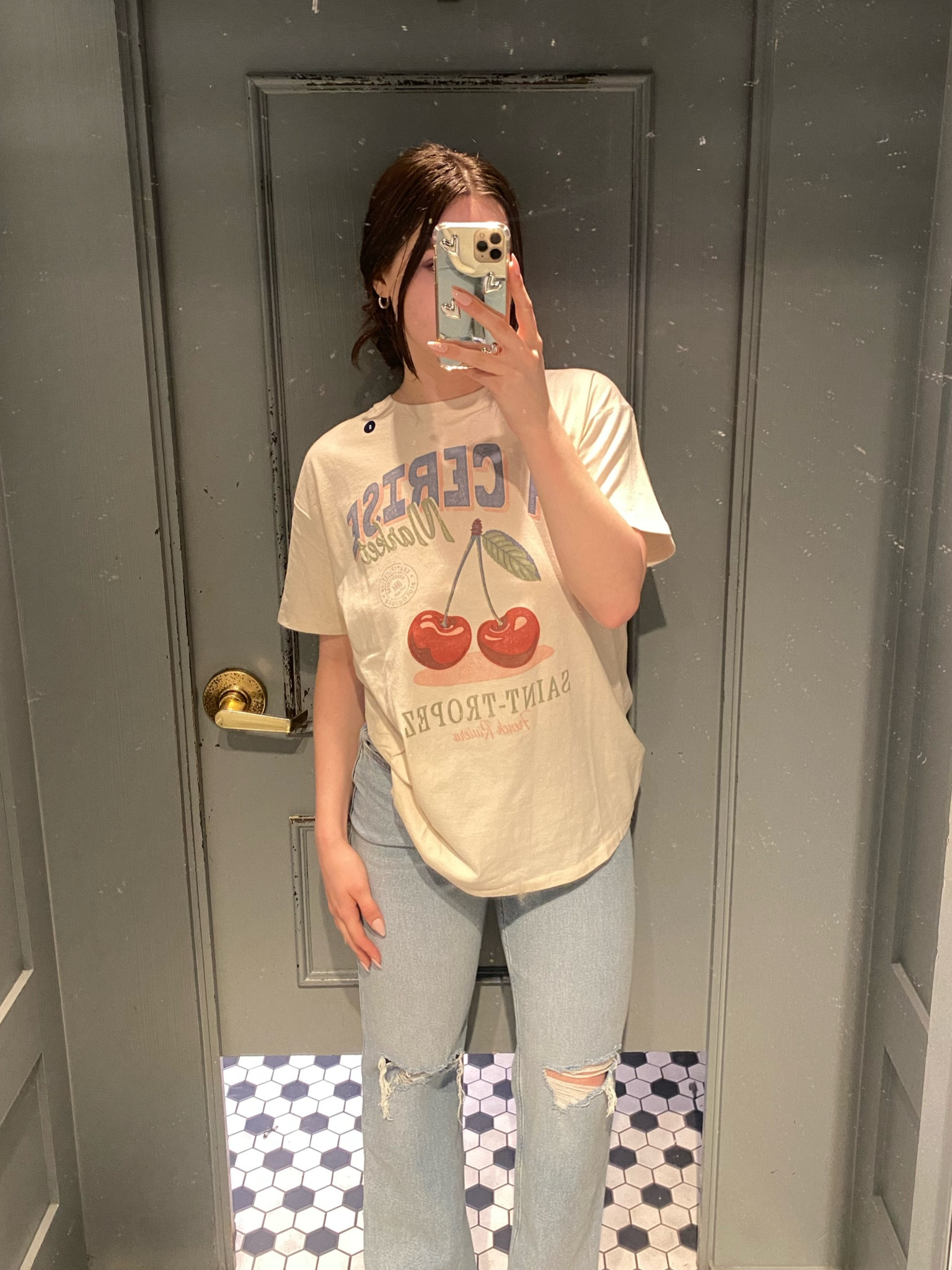 Loving this Hollister outfit!🫶

Sizing:
- top runs super oversized, wearing a small and it’s still baggy
- size down if inbetween in jeans, wearing a size 2

Hollister / Hollister jeans / oversized graphic tee / light was jeans outfit / Summer Trends / Summer Tops / Summer Travel Outfit / Summer Vacation Outfits / Summer Vacation / Casual Summer Outfits / Summer Palette / Summer Outfits / Summer Outfits Teens / Summer Outfits Womens / Summer Outfits 2024 / Summer Looks / Summer Must Haves / Summer Outfits / Summer In Italy / Italian Summer / Summer Casual / Summer Clothing / Summer Essentials / Summer Europe / Summer Shirts / Summer Styles / Summer Shorts / college fashion / college outfits / college class outfits / college fits / college girl / college style / Neutral fashion / neutral outfit /  Clean girl aesthetic / clean girl outfit / Pinterest aesthetic / Pinterest outfit / that girl outfit / that girl aesthetic / vanilla girl / 


#LTKFindsUnder50 #LTKFindsUnder100 #LTKSeasonal