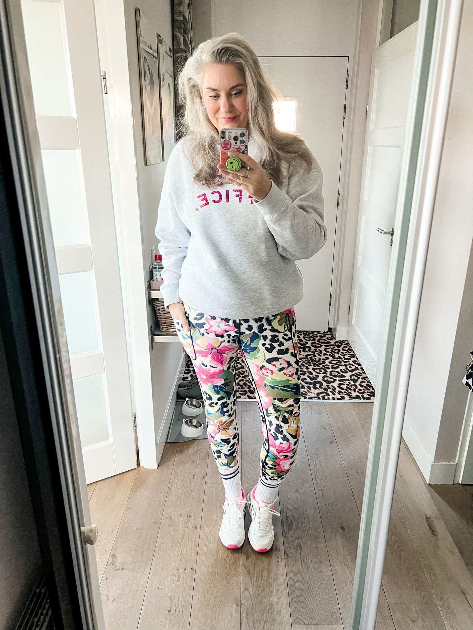 Ootd - Sunday. Workout day so I never changed out of my gym outfit. Custom out of office sweatshirt is from Gooische Hotspots, leopard floral print legging is from Maya Freya, H&M crew socks and Skechers sneakers. 



#LTKnederlands #LTKeurope #LTKfitness