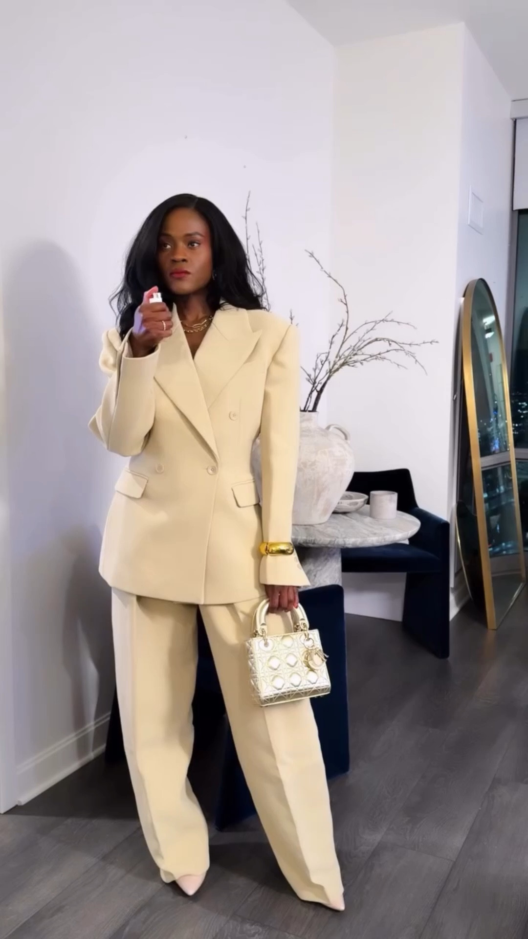 Miss me? 🔥

#chicagoinfluencer #suitstyle #suitsforwomen