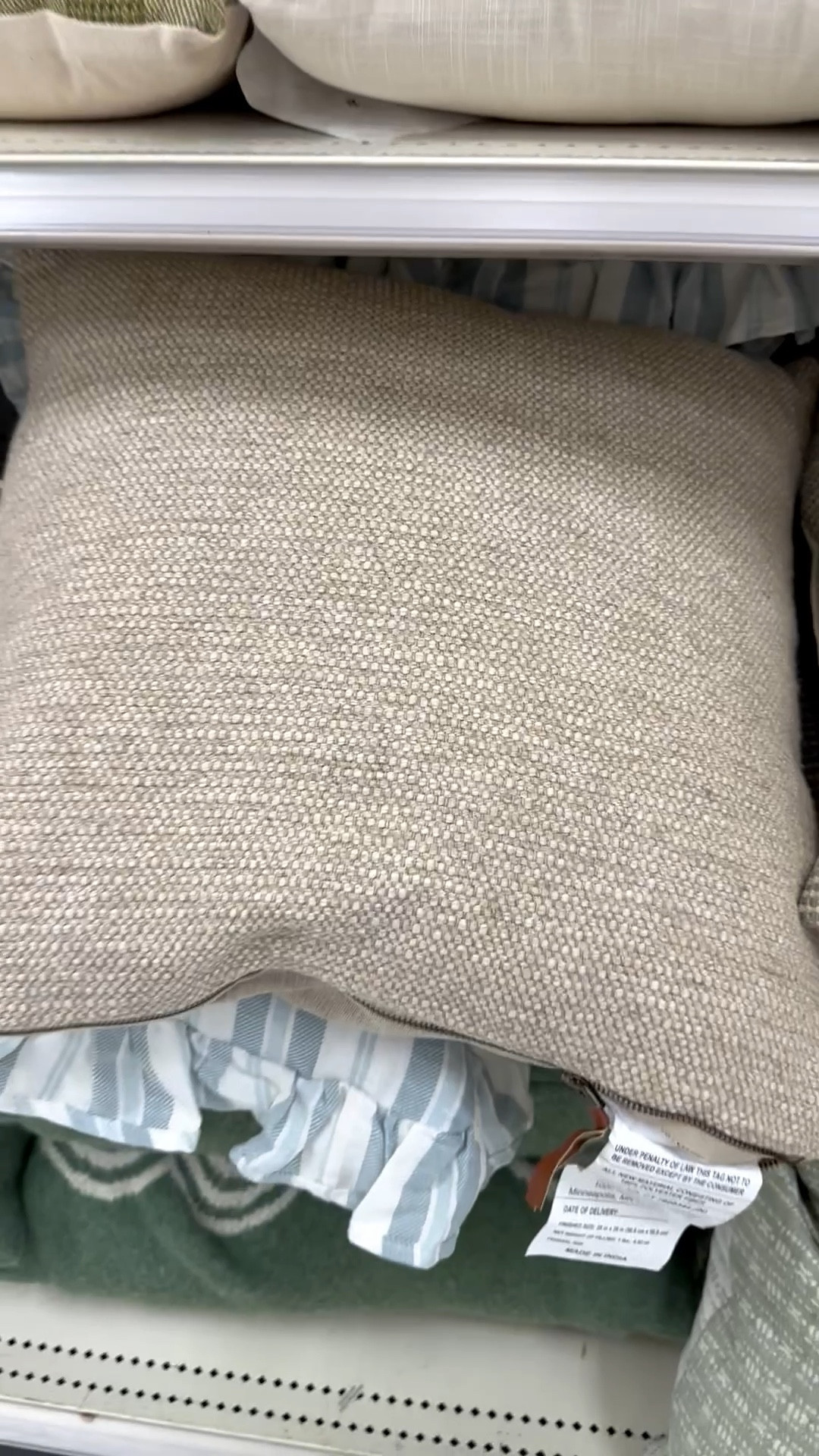 Texture and exposed zipper! Gorgeous 
@target


#LTKHome #LTKFindsUnder50 #LTKdayinmylife