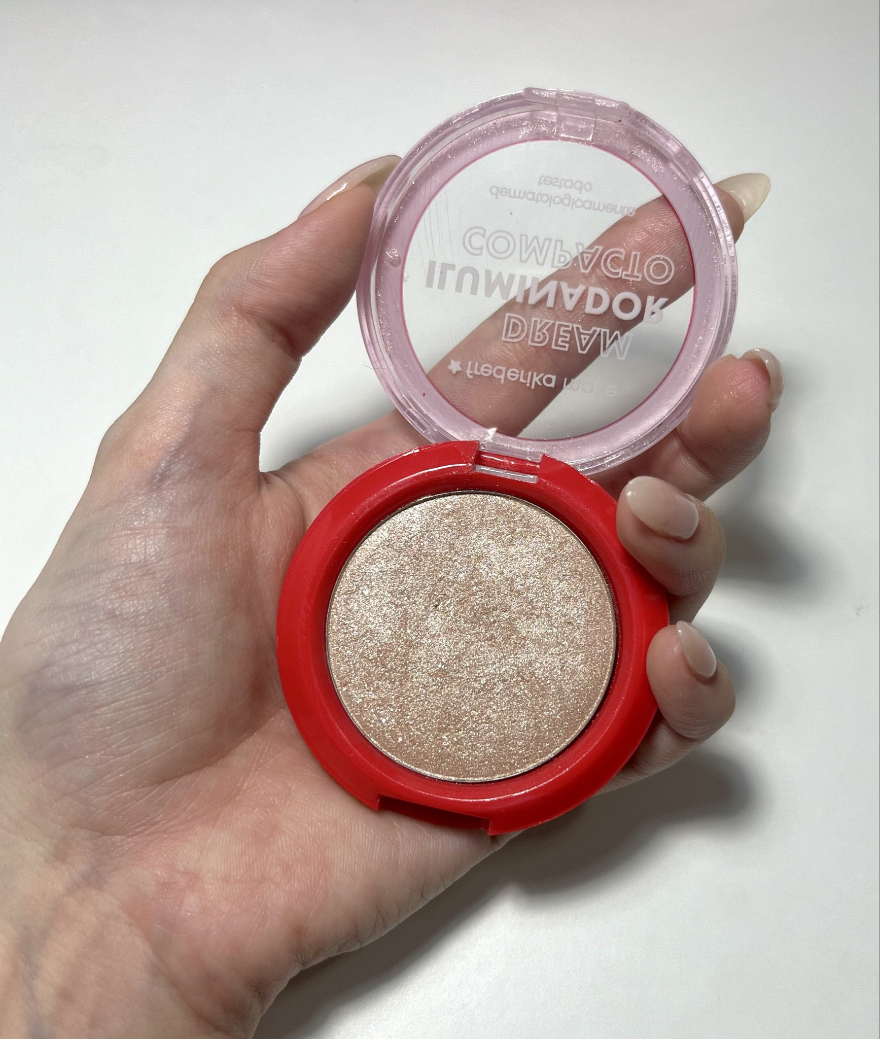 Completamente apaixonada por esse iluminador da Frederika Make

#LTKFestival #LTKbrasil #LTKbeauty