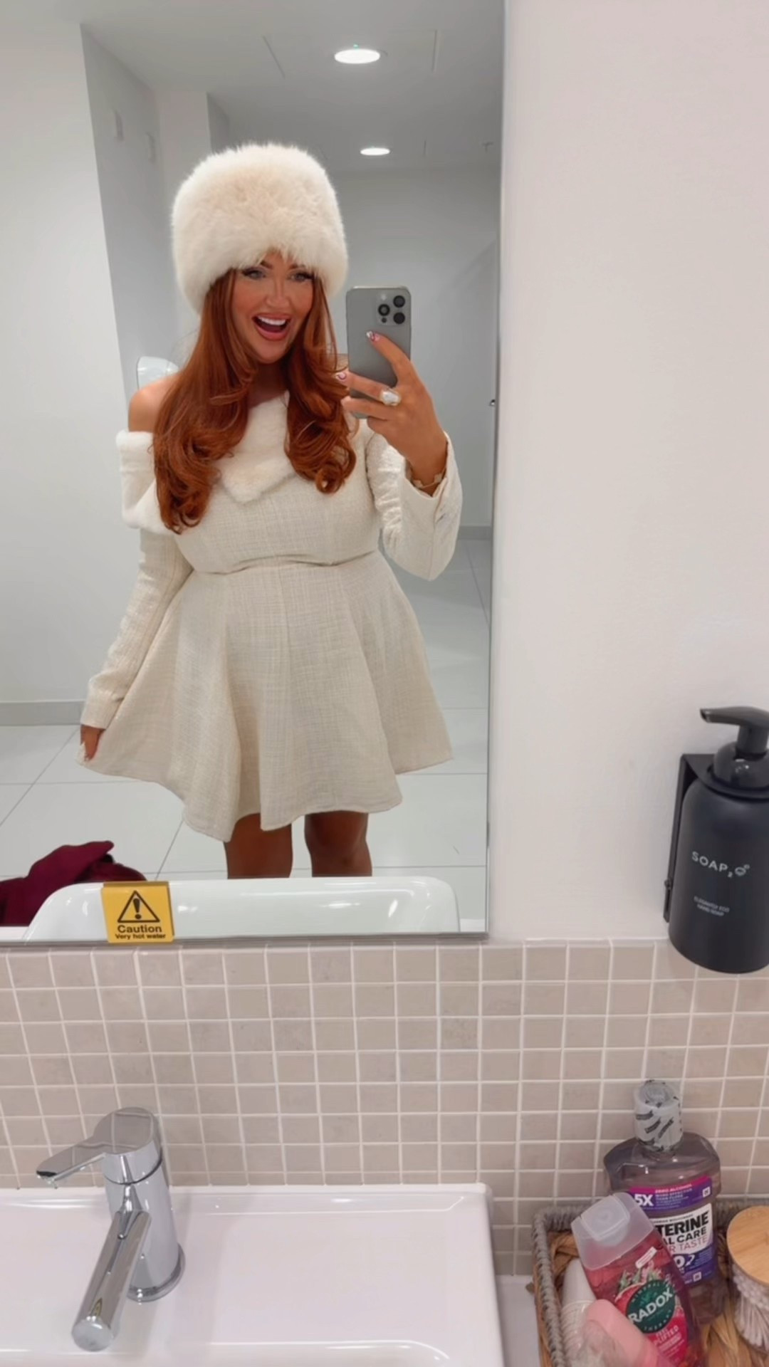 This dress is perfect for the festive season I’m in love!!! 