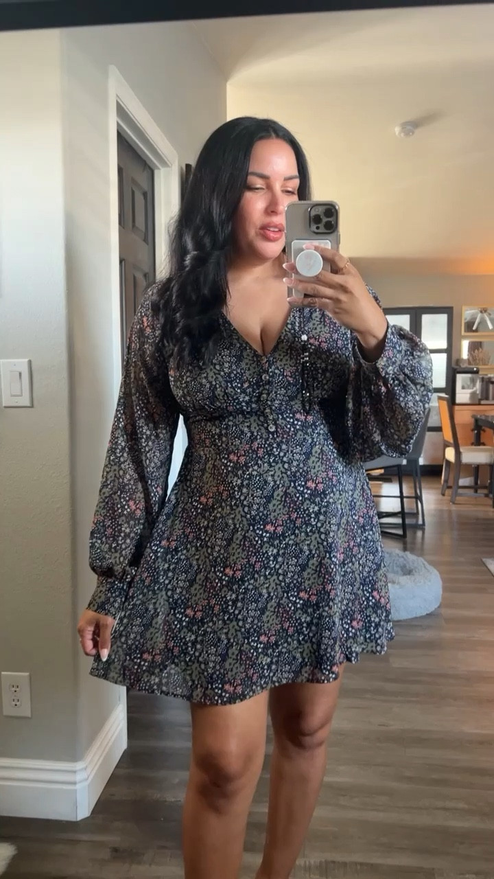 Such a flattering dress! 

#LTKunder100 #LTKmidsize