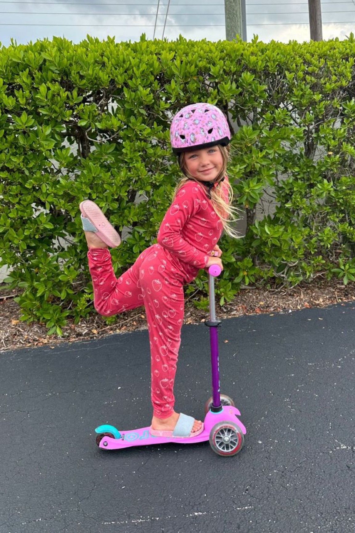 It’s a good day for a good day 🍓🤍😂 

pajamas l girls outfit l girls fashion l kids 

#LTKkids