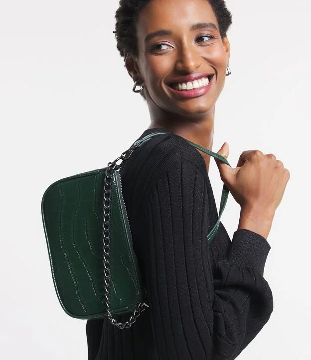Bolsa Baguete com Alça de Corrente e Textura Croco Verde | Renner (BR)