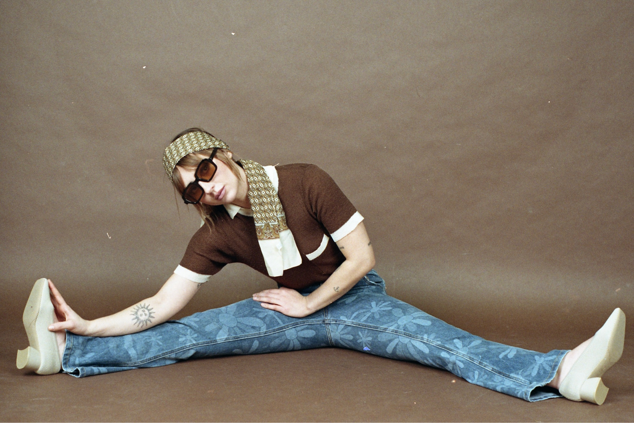 Vintage/70s/flared jeans/flares/silk scarf/heeled pumps 

#LTKSeasonal #LTKFind #LTKeurope