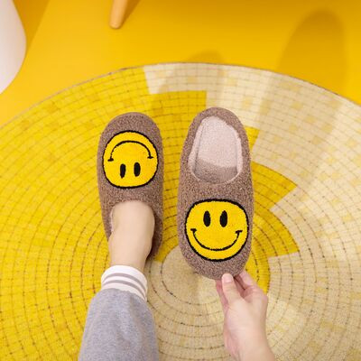 Melody Smiley Face Slippers KHAKI/YELLOW / L | Casual Chic Boutique