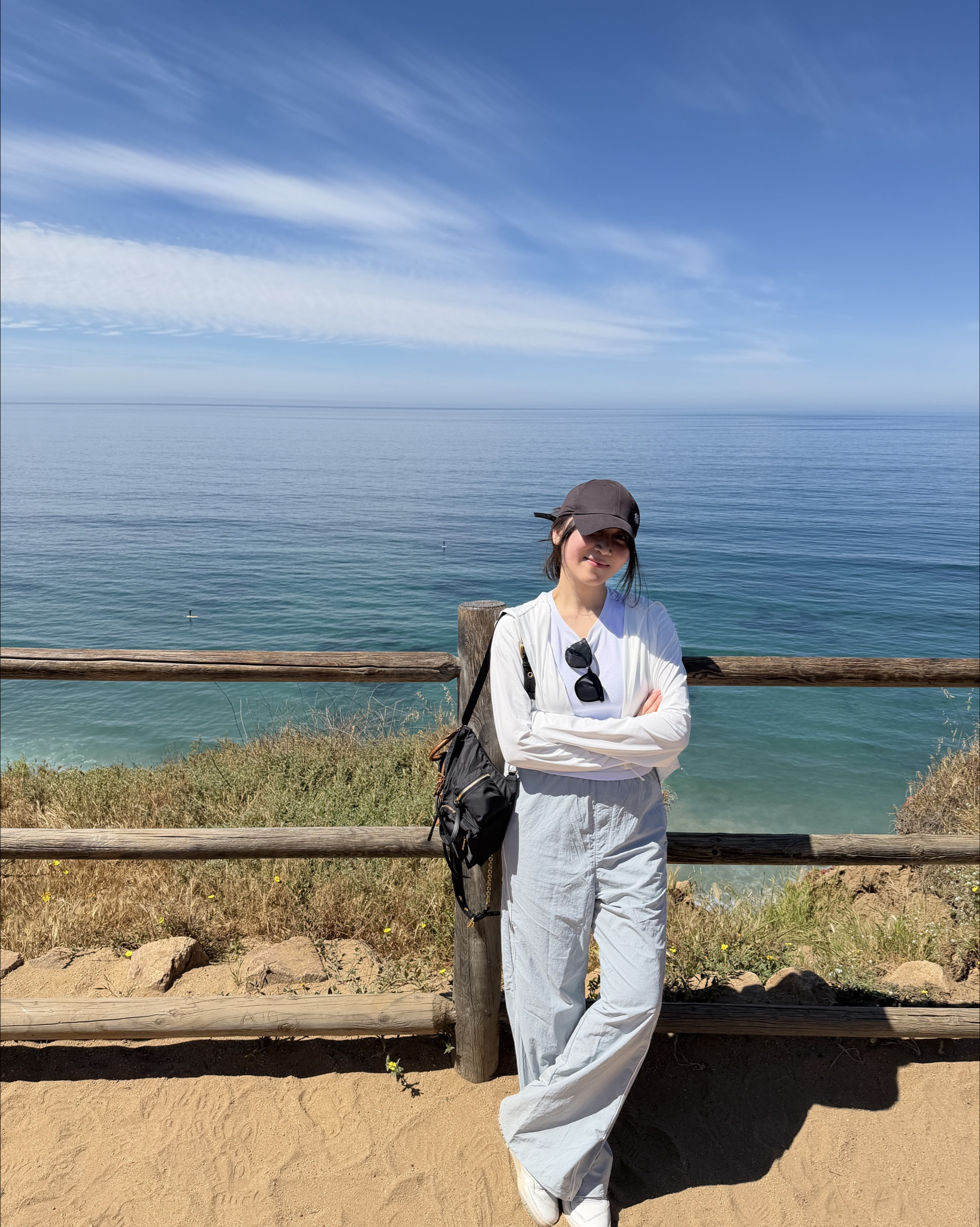 年少出門都擦防曬不知防曬衣的好
去年從西雅圖搬回聖地牙哥後不知為何身體擦防曬+曬太陽後就會過敏起疹子
昨天穿防曬衣去hiking 在大太陽下走了2個半小時
全程不悶熱, 布料親膚軟糯上身好舒服
完全理解為什麼蕉下會有這麼多死忠粉了! 
網站現在任意訂單85折, 碼:LTK15
買3樣以上8折, 碼:LTK20
寄美國台灣都是含稅+不限金額免運


@beneunder_official
#sponsored

#LTKsummer #LTKfitness #LTKasia