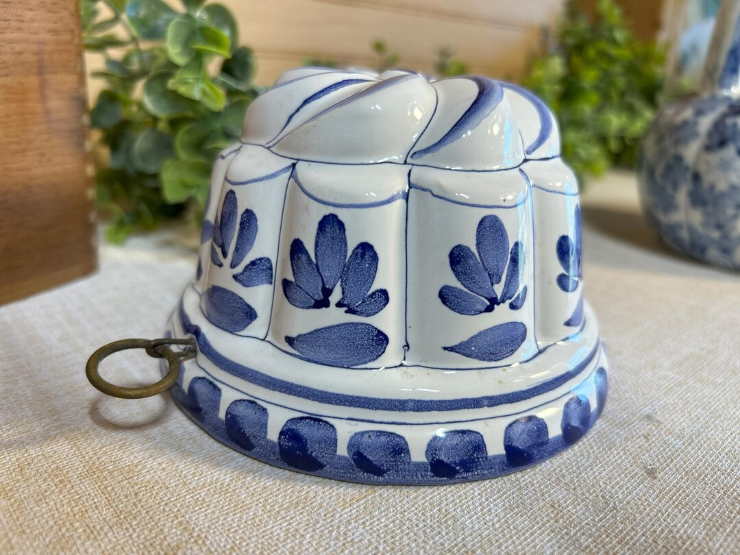 Vintage Italian Bassano Ceramic Blue and White Mold - Etsy | Etsy (US)