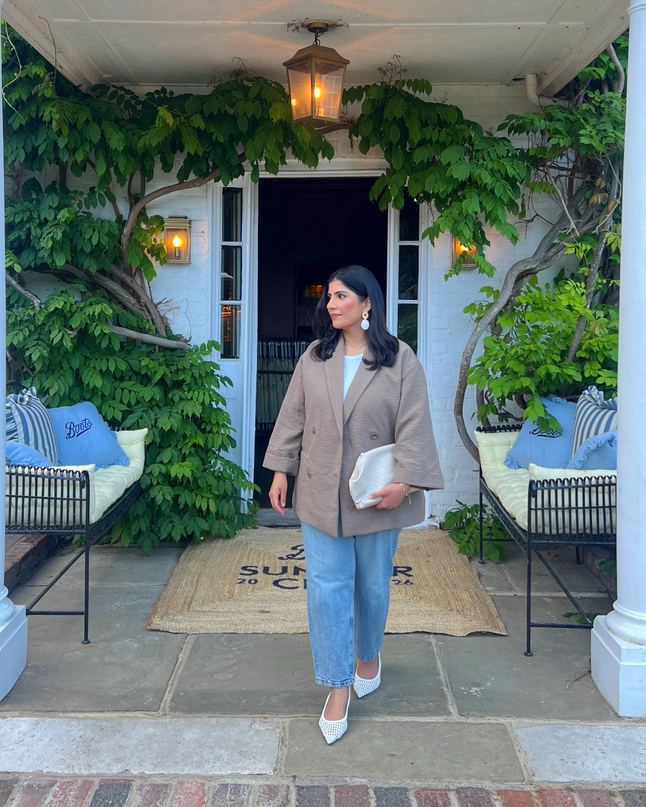 Causal outfit but make it dressy with heels 
l28 in petite jeans
S in blazer

#LTKsummer