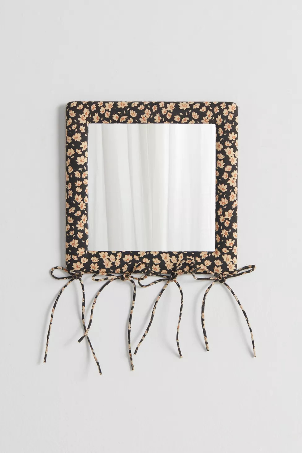 Kaori Wall Mirror | Urban Outfitters (US and RoW)