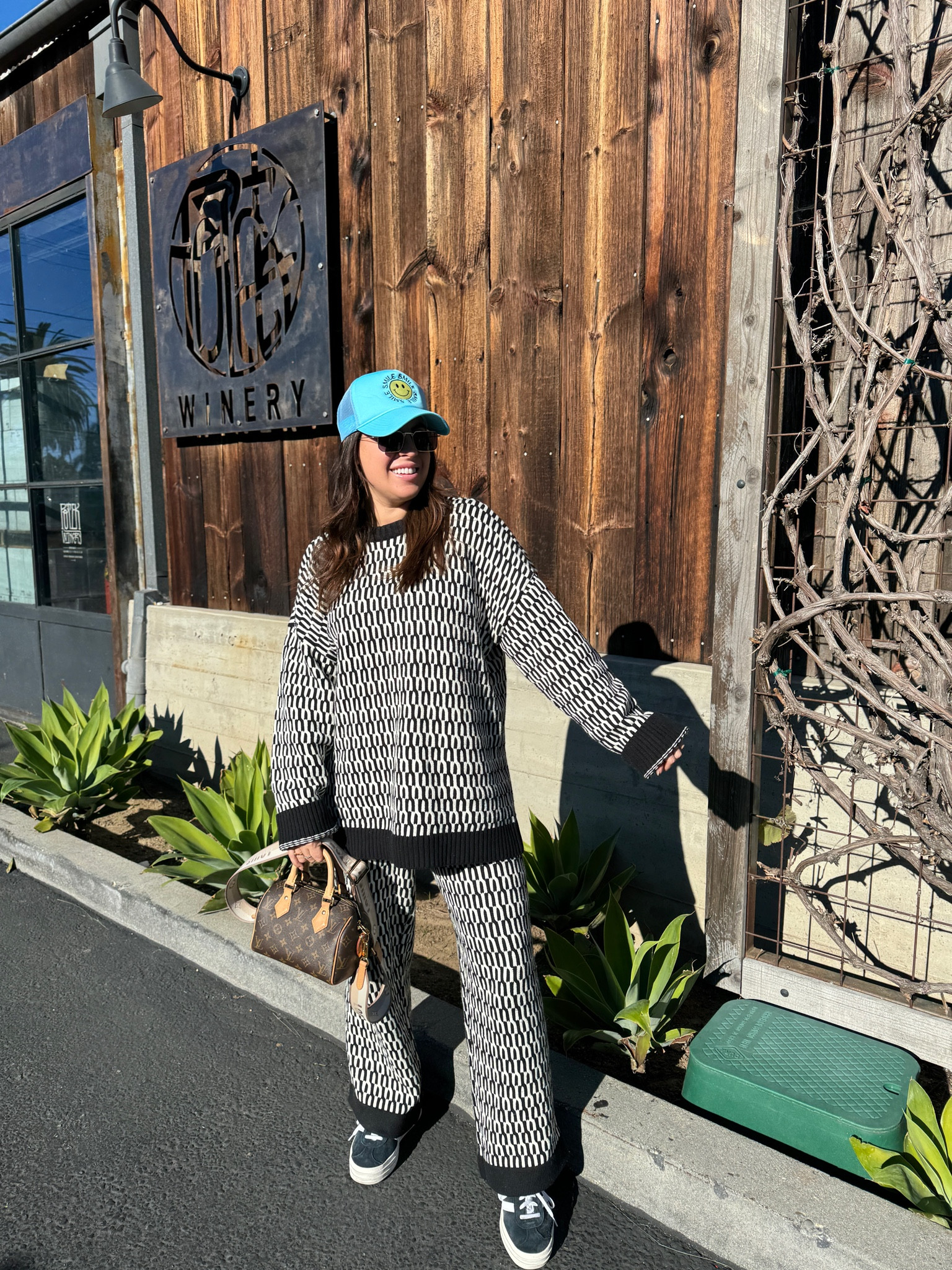 Travel Outfit from Palm Springs to Santa Barbara! This set is so cozy 