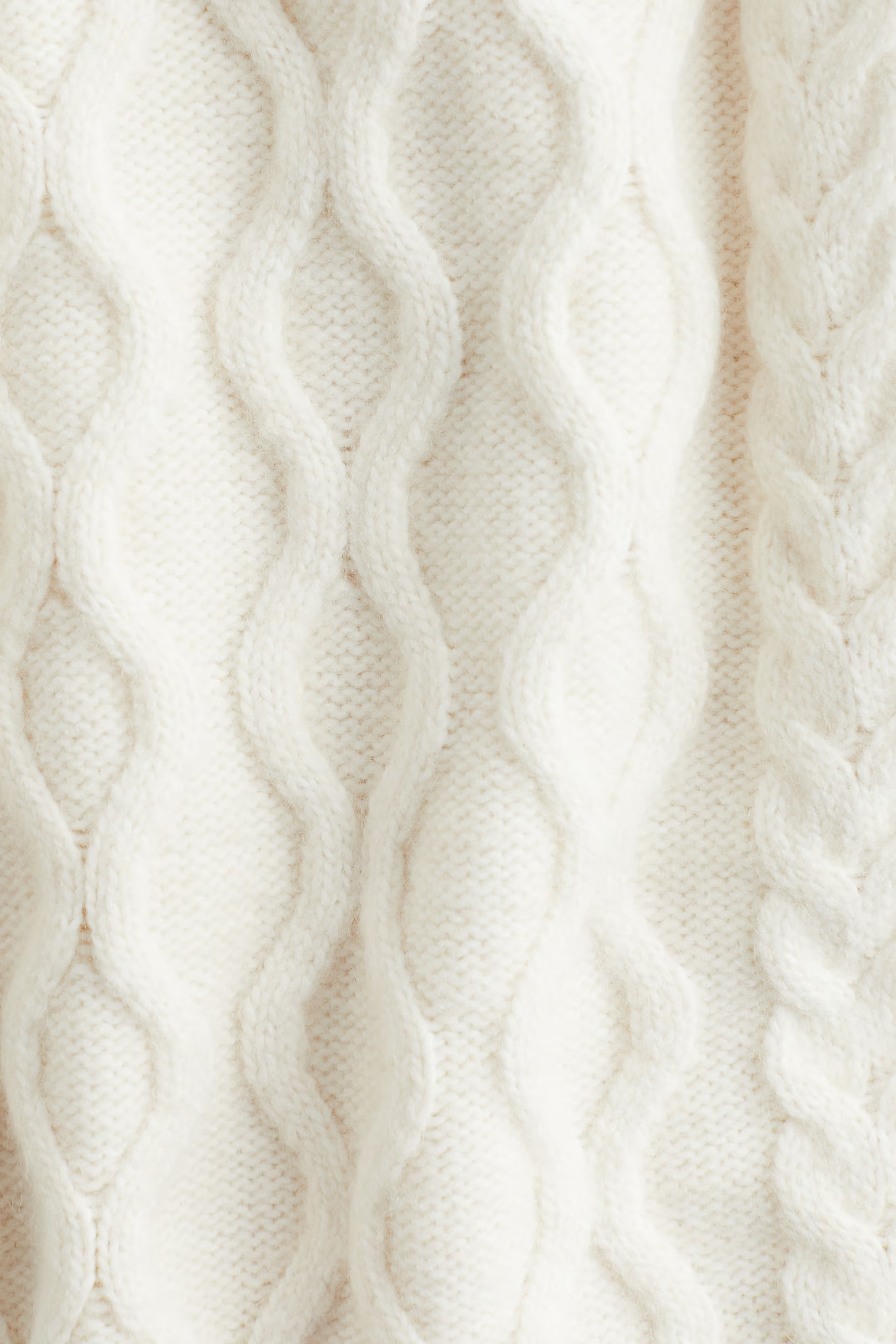 Kleid in Zopfstrick | H&M (DE, AT, CH, NL, FI)