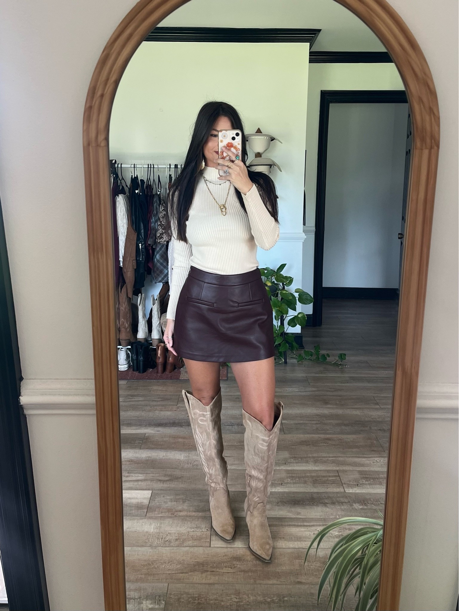My leather skort has been restocked from this look! And it’s 35% off with code LORILYNN35

Wearing xs

#LTKootd #LTKgrwm #LTKSaleAlert