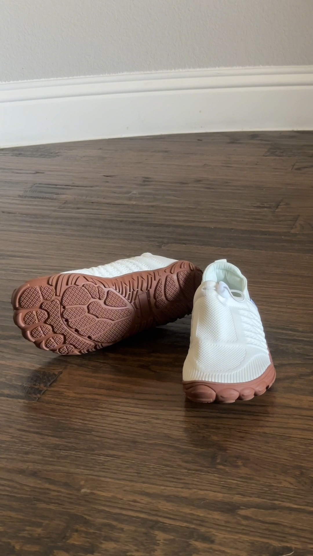 This is  @nimbao_official CloudWalk Vela. It’s literally the most comfortable shoe I’ve ever worn! It’s lightweight, slips on in seconds with no laces; no bending down, no tying! Designed with a wide toe box for bunions, end of day swelling, and wide feet in general. The soft breathable knit upper moves with your foot, so there’s no rubbing. The flexible no drop sole bends naturally with every step. It’s available in 8 colors so there’s something for everyone. The Vela is sporty chic and delivers all day comfort. https://www.nimbao.com/TORI58256