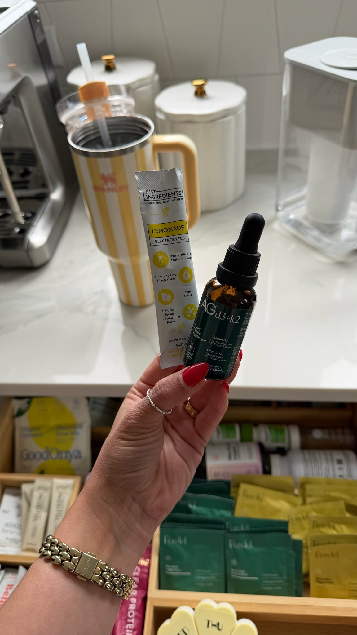 Morning must haves 🫶 been loving these AG1 drops and ofc my absolute favorite electrolytes!! 

#LTKmorningroutine #LTKgrwm #LTKootd